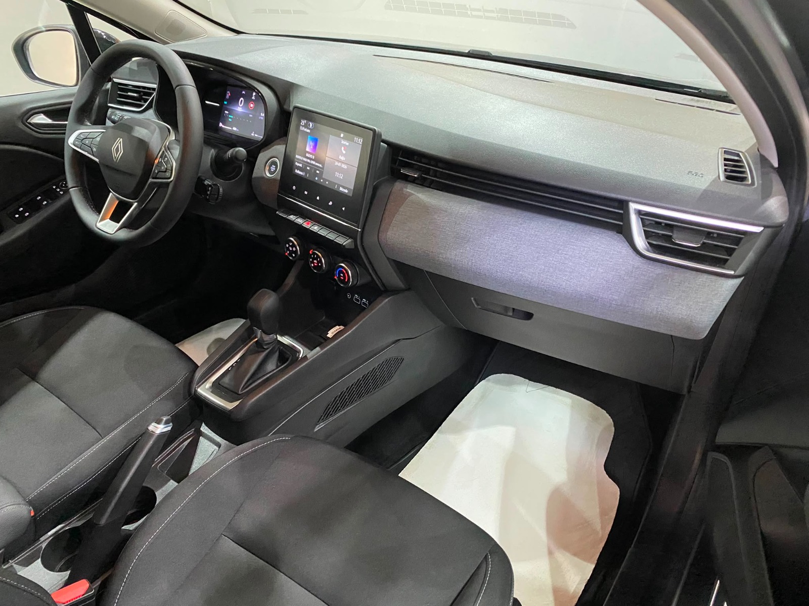 2025 Benzin Otomatik Renault Clio Gri Gürel Tasarım Aksesuar Otomotiv San. Tic. Ltd. Şti.