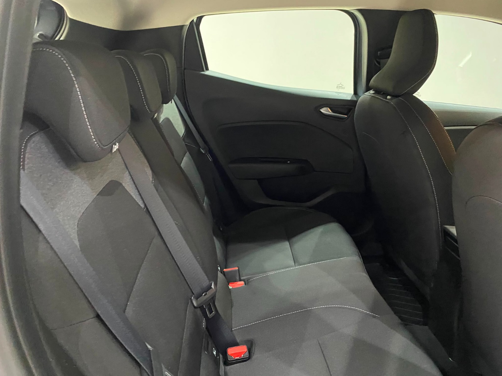 2025 Benzin Otomatik Renault Clio Gri Gürel Tasarım Aksesuar Otomotiv San. Tic. Ltd. Şti.