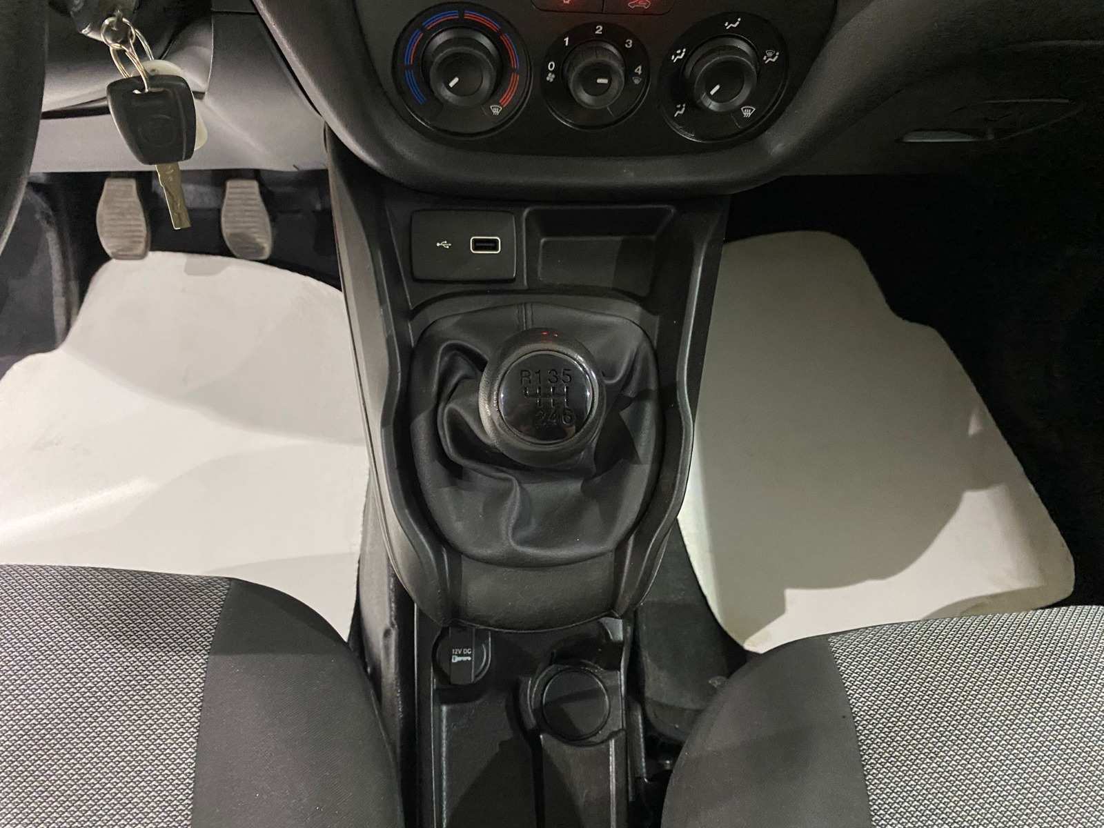 2023 Dizel Manuel Fiat Doblo Beyaz Gürel Tasarım Aksesuar Otomotiv San. Tic. Ltd. Şti.