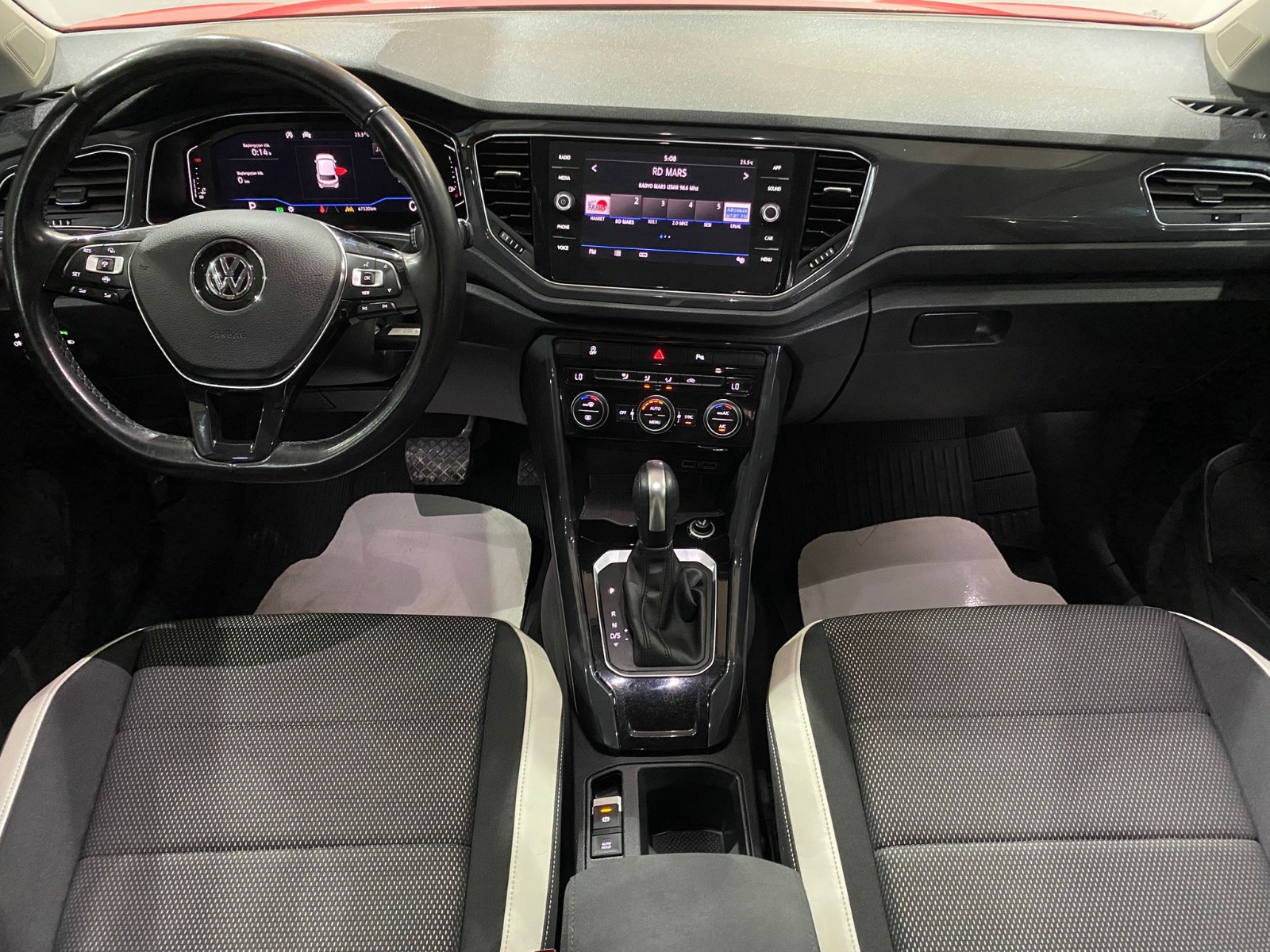 2020 Benzin Otomatik Volkswagen T-Roc Kırmızı Gürel Tasarım Aksesuar Otomotiv San. Tic. Ltd. Şti.