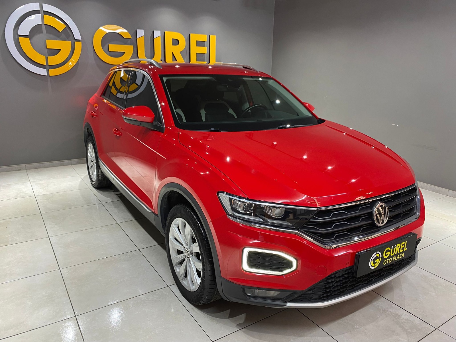 2020 Benzin Otomatik Volkswagen T-Roc Kırmızı Gürel Tasarım Aksesuar Otomotiv San. Tic. Ltd. Şti.
