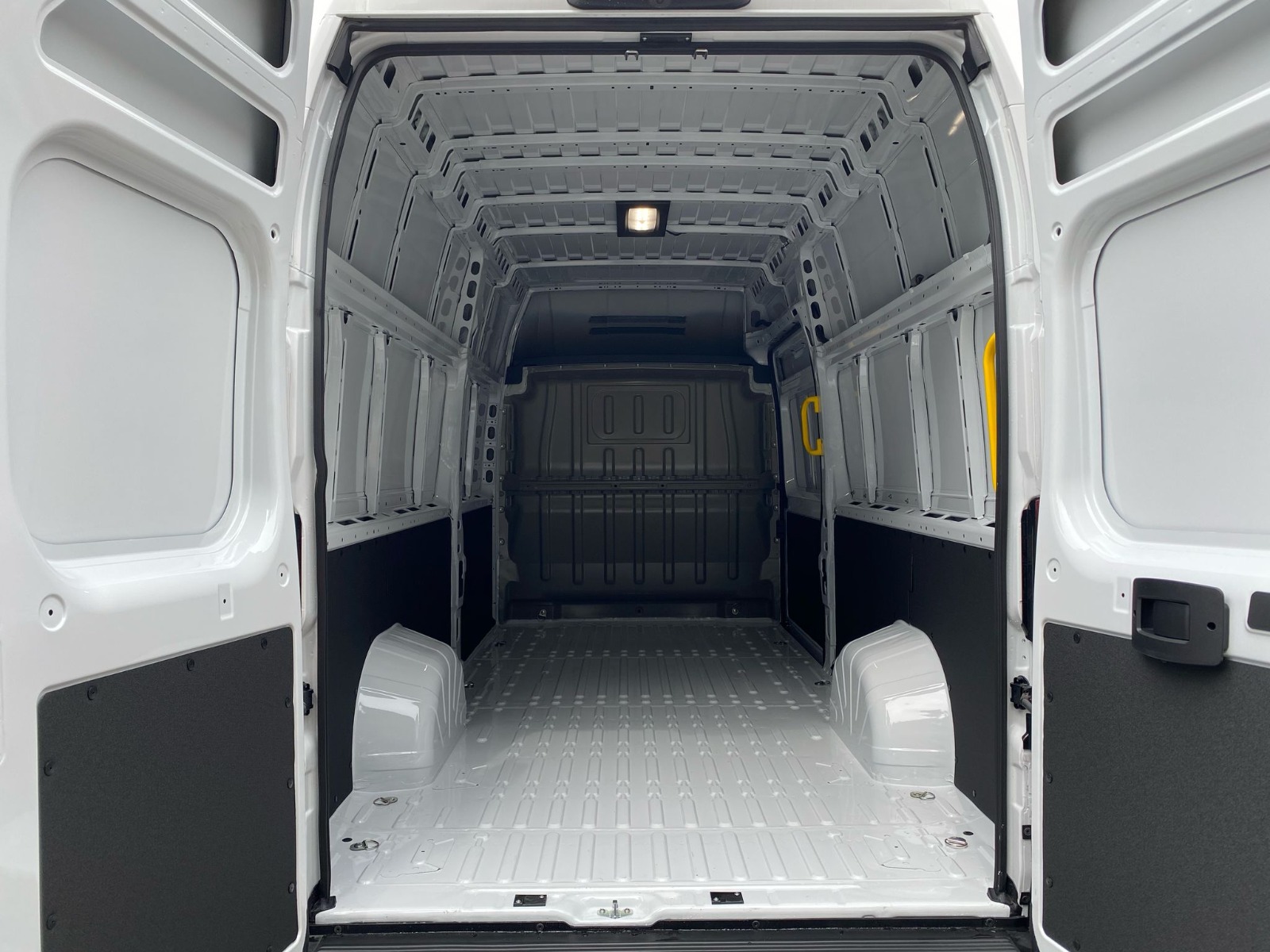 TaksitliOto.Net | 2.El Peugeot Boxer Panelvan 2.2 HDI 435 L4H3 | Manuel & Dizel | Beyaz | İzmir.2el 2025 Dizel Manuel Peugeot Boxer Beyaz Gürel Tasarım Aksesuar Otomotiv San. Tic. Ltd. Şti.