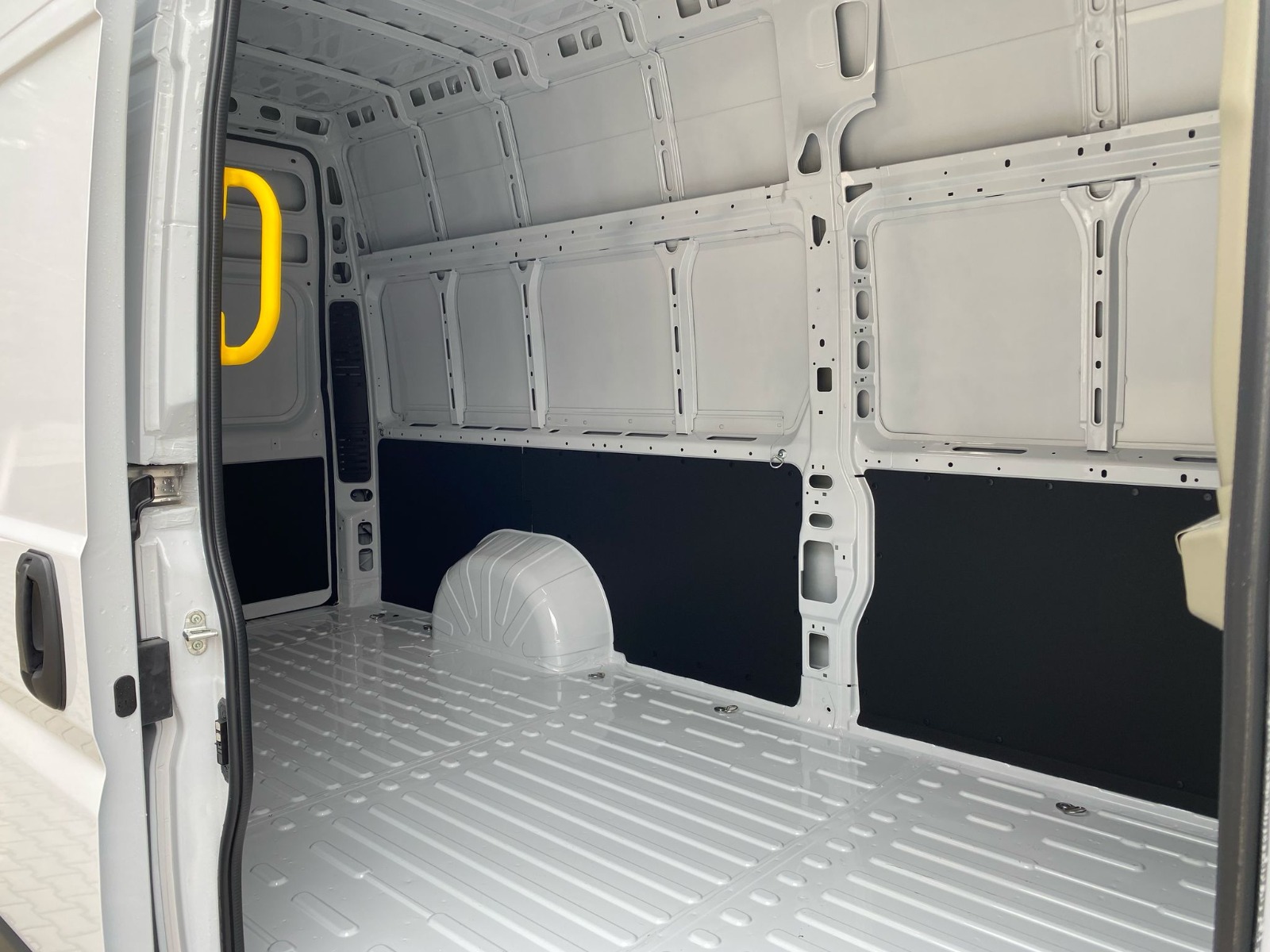 TaksitliOto.Net | 2.El Peugeot Boxer Panelvan 2.2 HDI 435 L4H3 | Manuel & Dizel | Beyaz | İzmir.2el 2025 Dizel Manuel Peugeot Boxer Beyaz Gürel Tasarım Aksesuar Otomotiv San. Tic. Ltd. Şti.