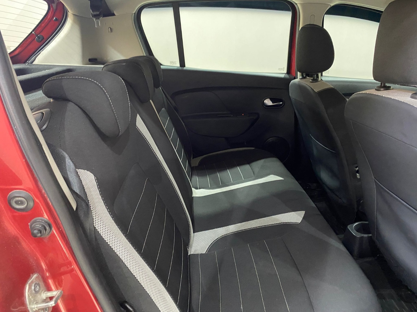 2017 Dizel Manuel Dacia Sandero Kırmızı Gürel Tasarım Aksesuar Otomotiv San. Tic. Ltd. Şti.
