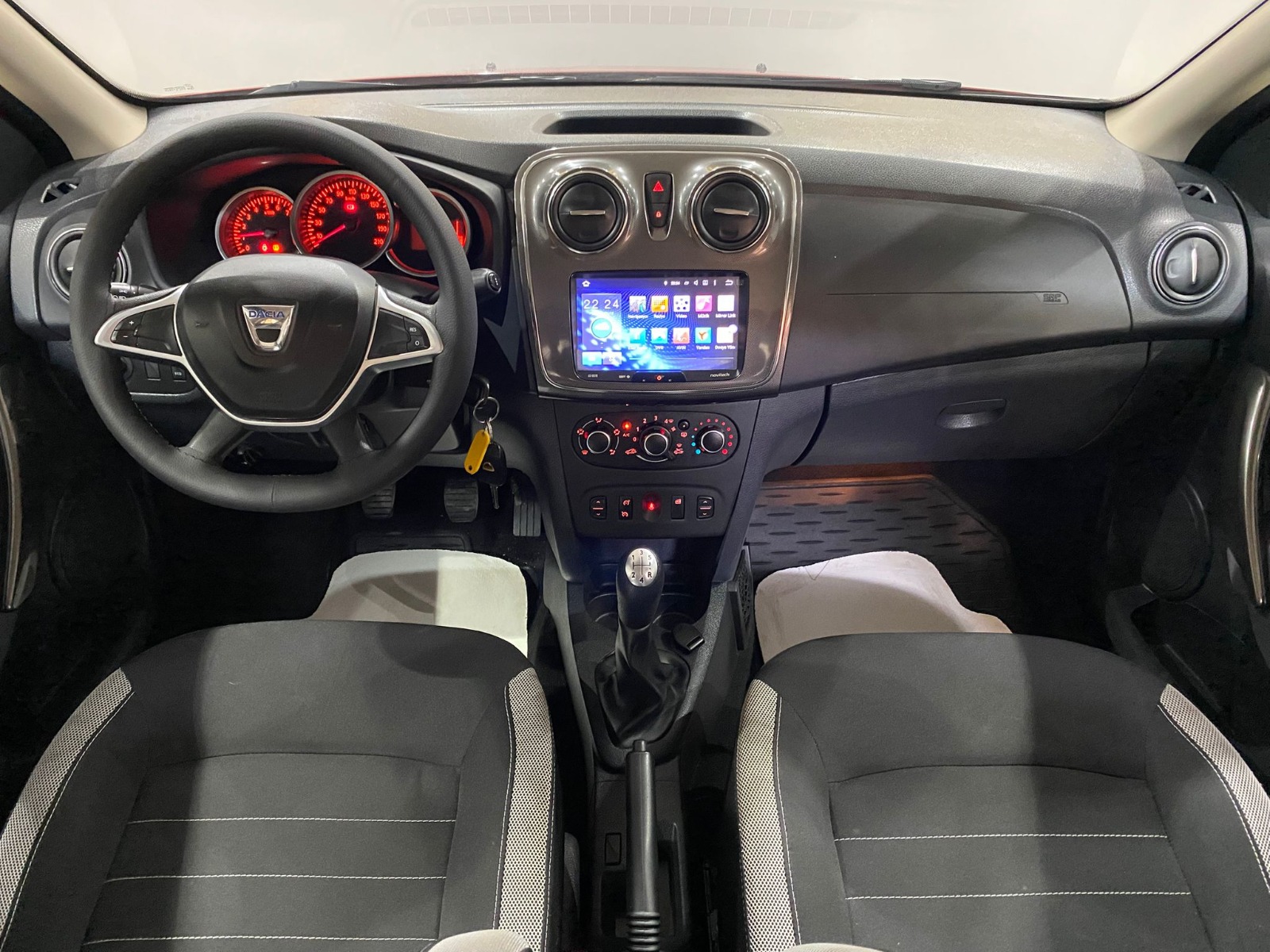 2017 Dizel Manuel Dacia Sandero Kırmızı Gürel Tasarım Aksesuar Otomotiv San. Tic. Ltd. Şti.
