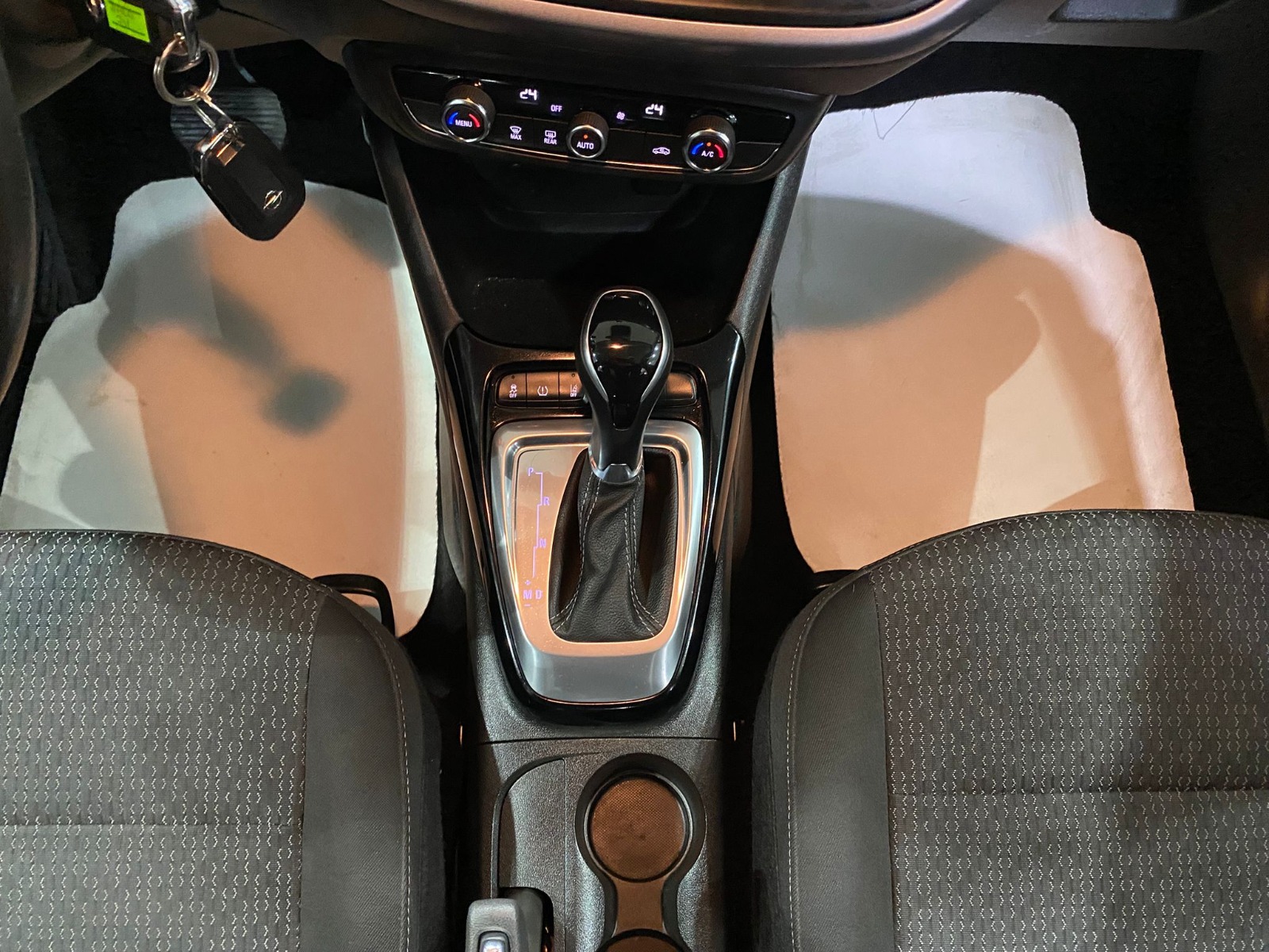 2022 Benzin Otomatik Opel Crossland Gri Gürel Tasarım Aksesuar Otomotiv San. Tic. Ltd. Şti.