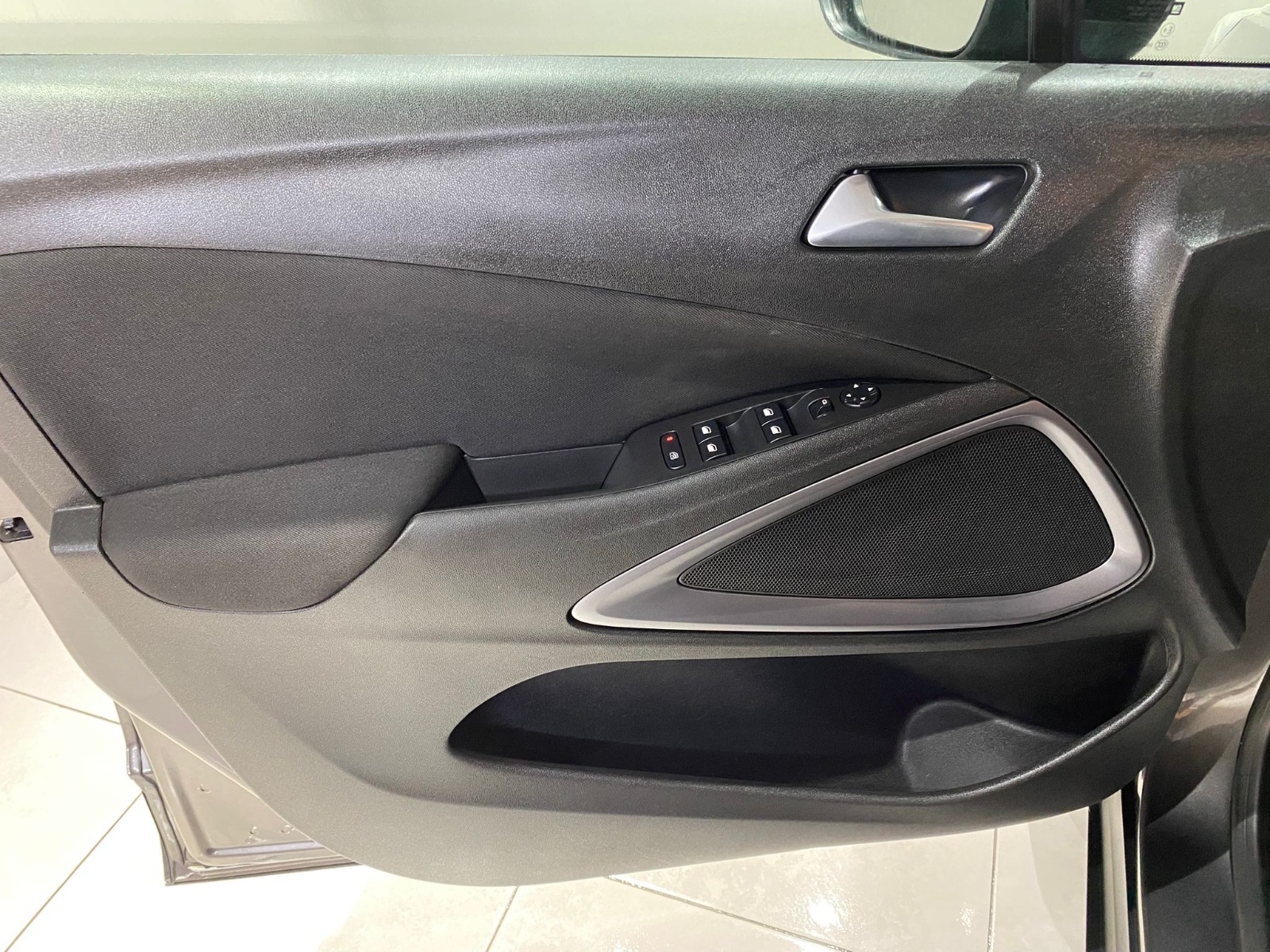 2022 Benzin Otomatik Opel Crossland Gri Gürel Tasarım Aksesuar Otomotiv San. Tic. Ltd. Şti.