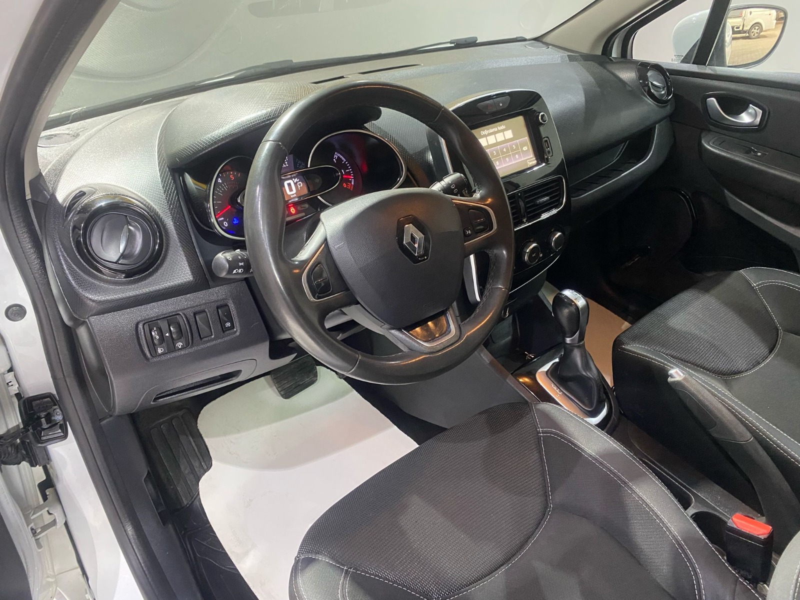 2018 Dizel Otomatik Renault Clio Beyaz Gürel Tasarım Aksesuar Otomotiv San. Tic. Ltd. Şti.