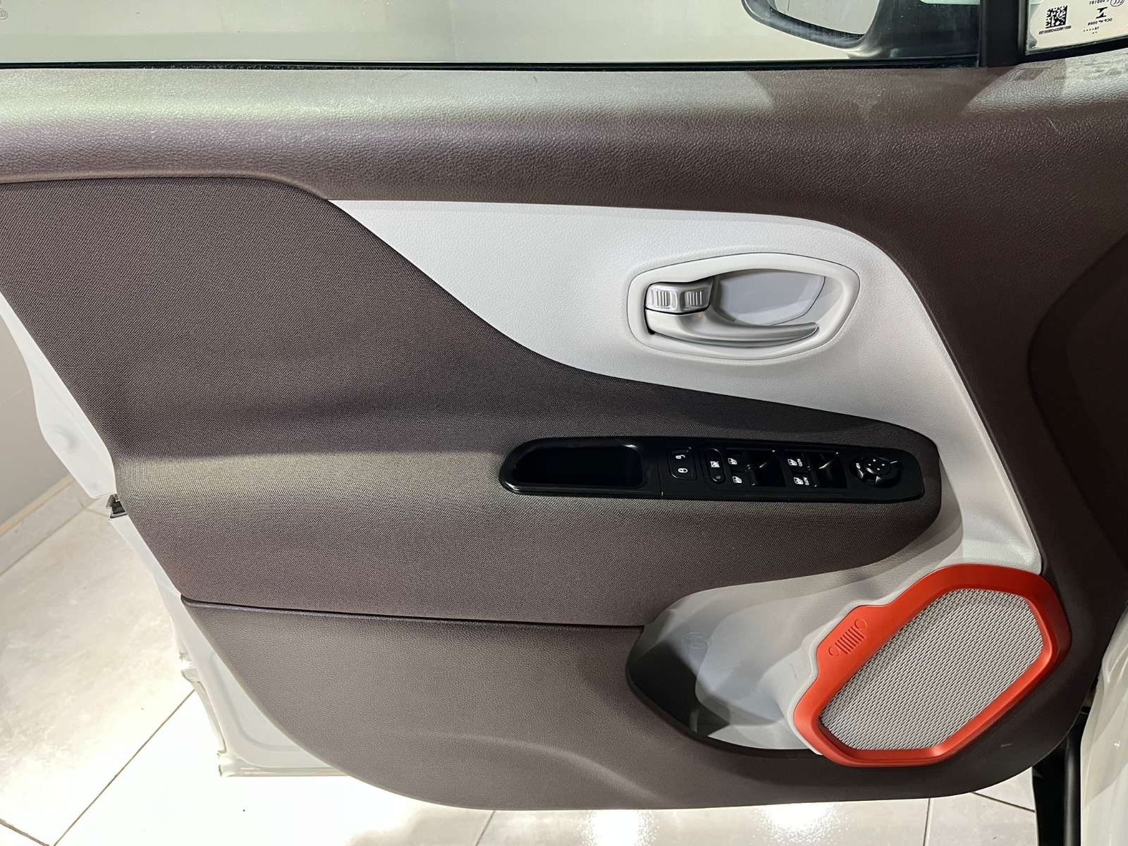 TaksitliOto.Net | 2.El Jeep Renegade SUV 1.6 L MultiJet 4x2 Longitude | Manuel & Dizel | Beyaz | İzmir.2el 2014 Dizel Manuel Jeep Renegade Beyaz Gürel Tasarım Aksesuar Otomotiv San. Tic. Ltd. Şti.