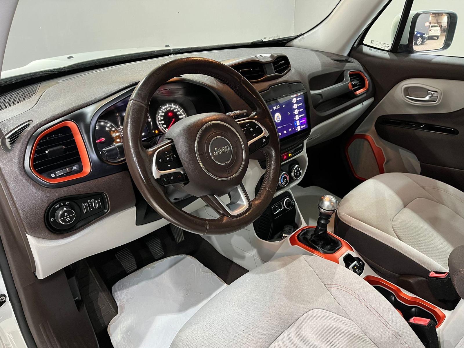 TaksitliOto.Net | 2.El Jeep Renegade SUV 1.6 L MultiJet 4x2 Longitude | Manuel & Dizel | Beyaz | İzmir.2el 2014 Dizel Manuel Jeep Renegade Beyaz Gürel Tasarım Aksesuar Otomotiv San. Tic. Ltd. Şti.