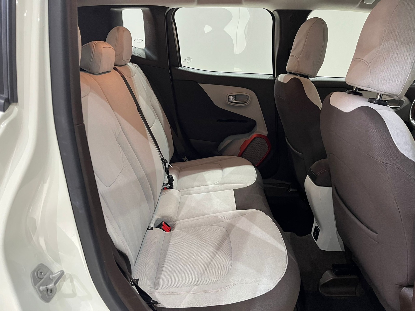 TaksitliOto.Net | 2.El Jeep Renegade SUV 1.6 L MultiJet 4x2 Longitude | Manuel & Dizel | Beyaz | İzmir.2el 2014 Dizel Manuel Jeep Renegade Beyaz Gürel Tasarım Aksesuar Otomotiv San. Tic. Ltd. Şti.