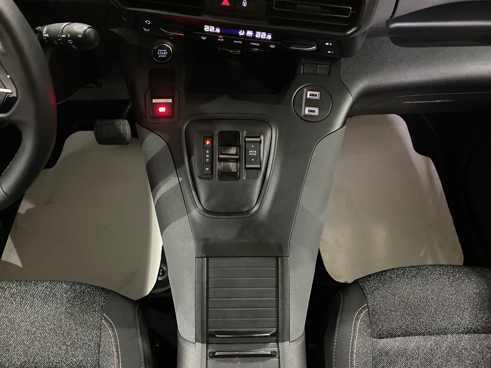 2025 Dizel Otomatik Peugeot Rifter Beyaz Gürel Tasarım Aksesuar Otomotiv San. Tic. Ltd. Şti.
