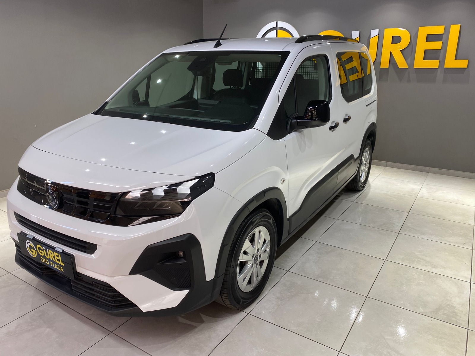 2025 Dizel Otomatik Peugeot Rifter Beyaz Gürel Tasarım Aksesuar Otomotiv San. Tic. Ltd. Şti.