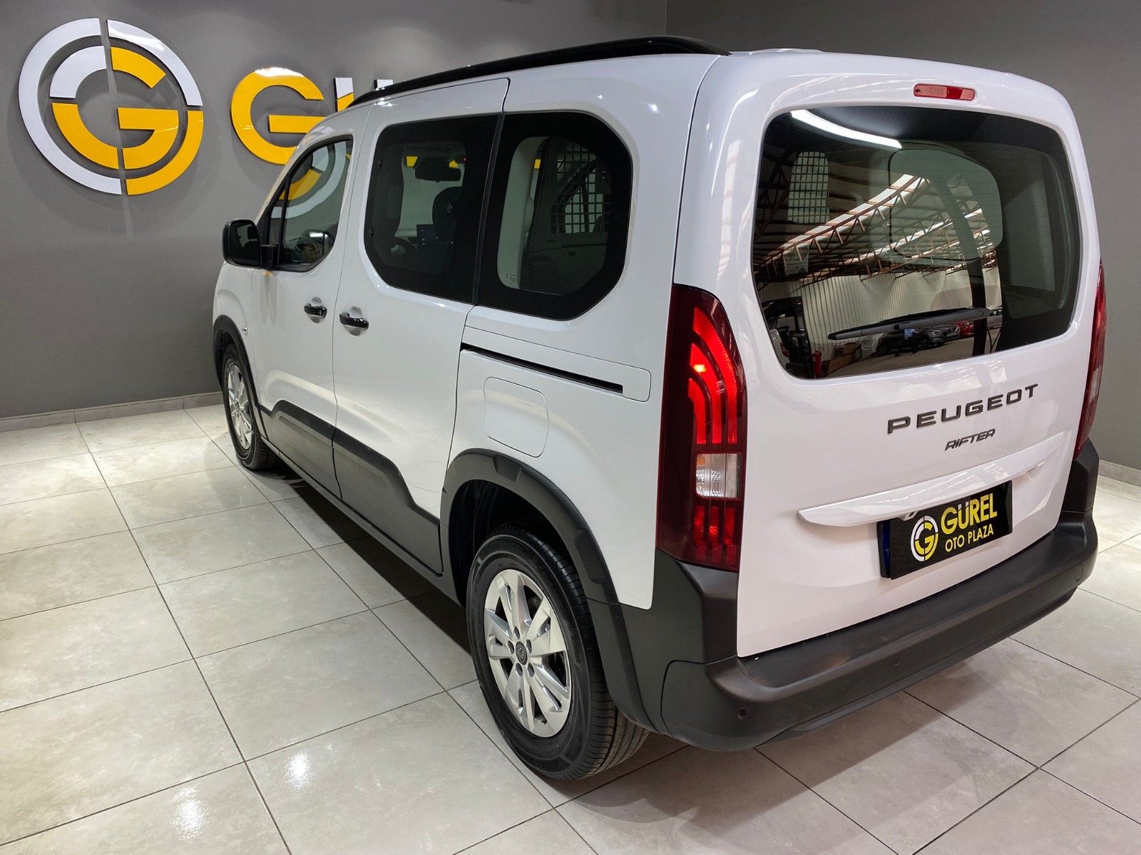 2025 Dizel Otomatik Peugeot Rifter Beyaz Gürel Tasarım Aksesuar Otomotiv San. Tic. Ltd. Şti.