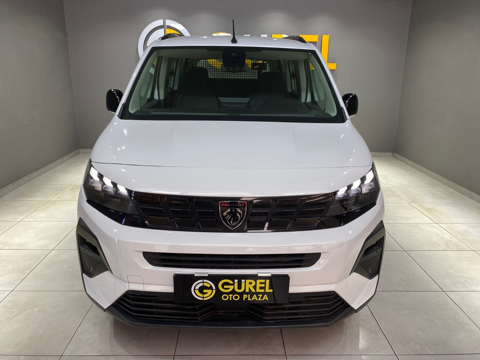 2025 Dizel Otomatik Peugeot Rifter Beyaz Gürel Tasarım Aksesuar Otomotiv San. Tic. Ltd. Şti.
