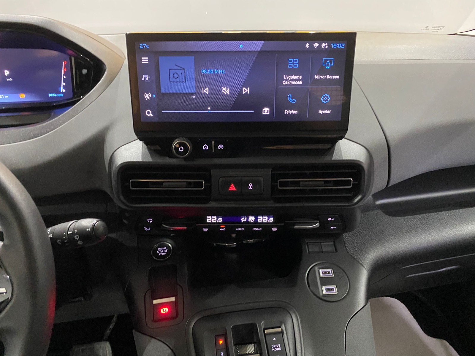 2025 Dizel Otomatik Peugeot Rifter Beyaz Gürel Tasarım Aksesuar Otomotiv San. Tic. Ltd. Şti.