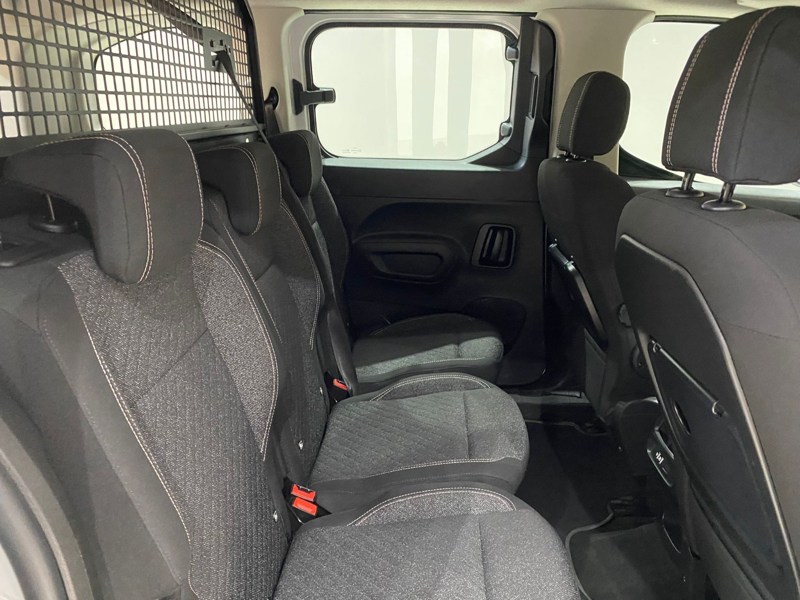 2025 Dizel Otomatik Peugeot Rifter Beyaz Gürel Tasarım Aksesuar Otomotiv San. Tic. Ltd. Şti.