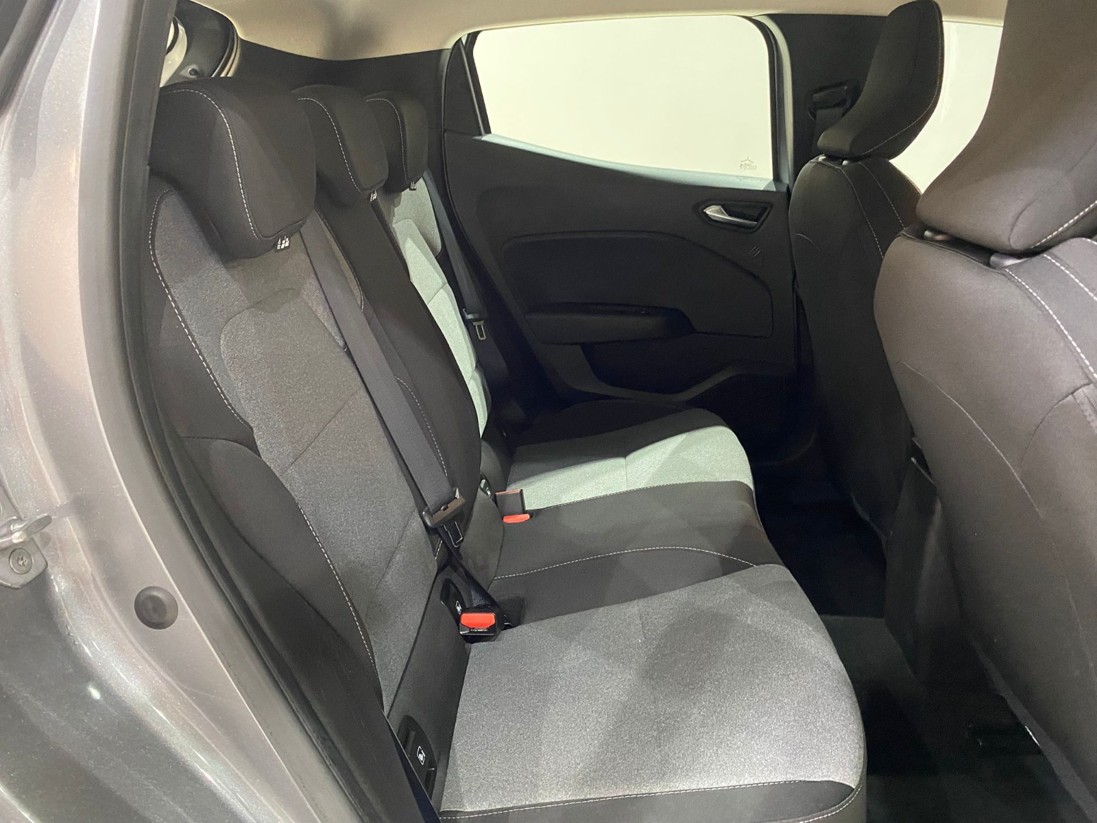 2024 Benzin Otomatik Renault Clio Gri Gürel Tasarım Aksesuar Otomotiv San. Tic. Ltd. Şti.