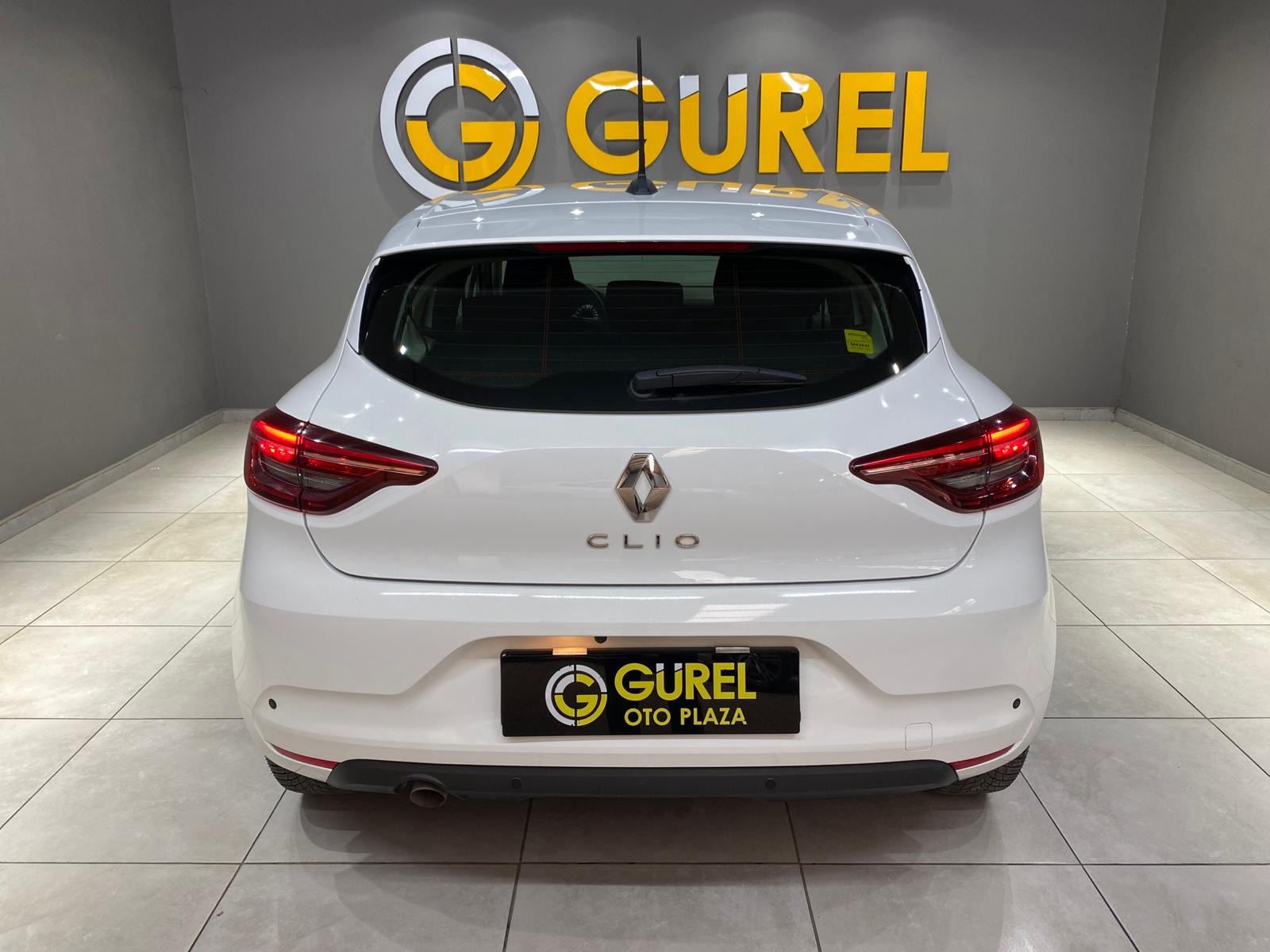 2022 Benzin Otomatik Renault Clio Beyaz Gürel Tasarım Aksesuar Otomotiv San. Tic. Ltd. Şti.