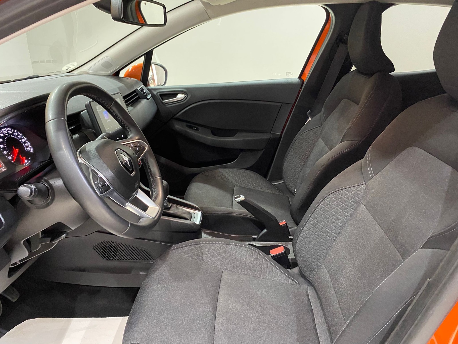 2021 Benzin Otomatik Renault Clio Turuncu Gürel Tasarım Aksesuar Otomotiv San. Tic. Ltd. Şti.