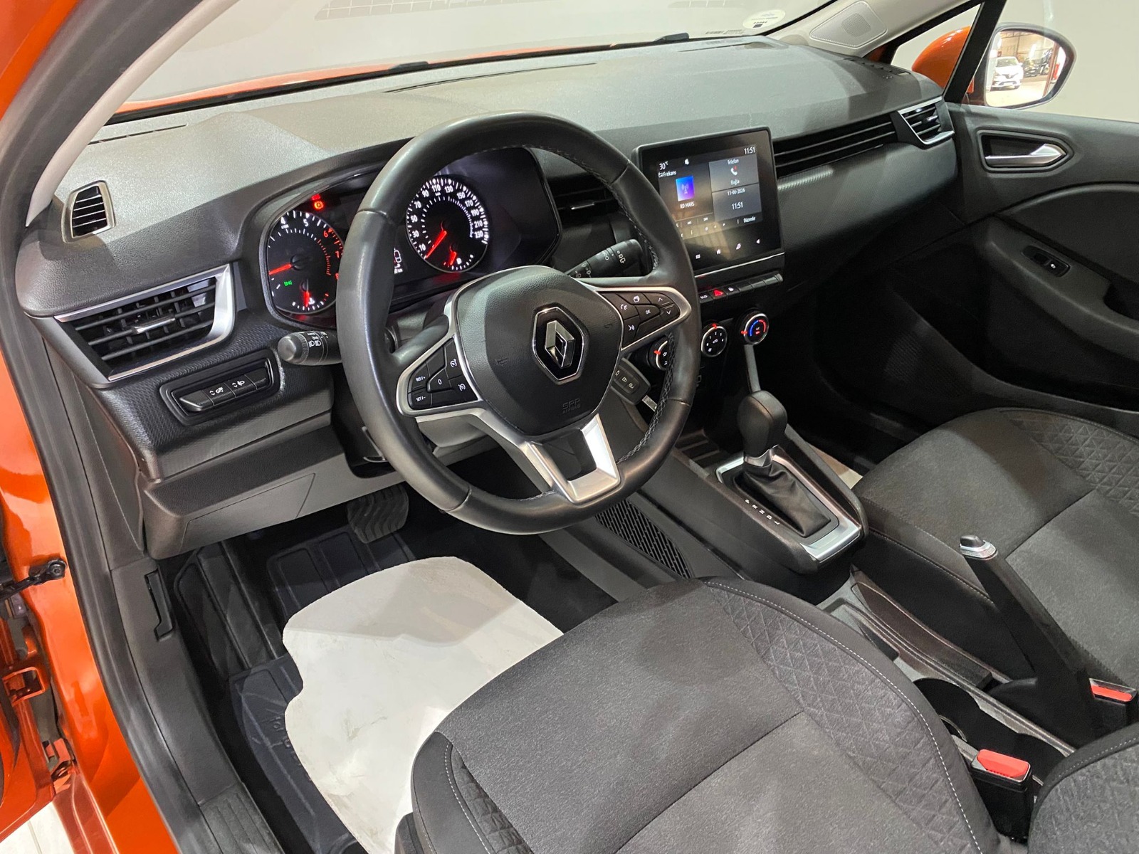 2021 Benzin Otomatik Renault Clio Turuncu Gürel Tasarım Aksesuar Otomotiv San. Tic. Ltd. Şti.
