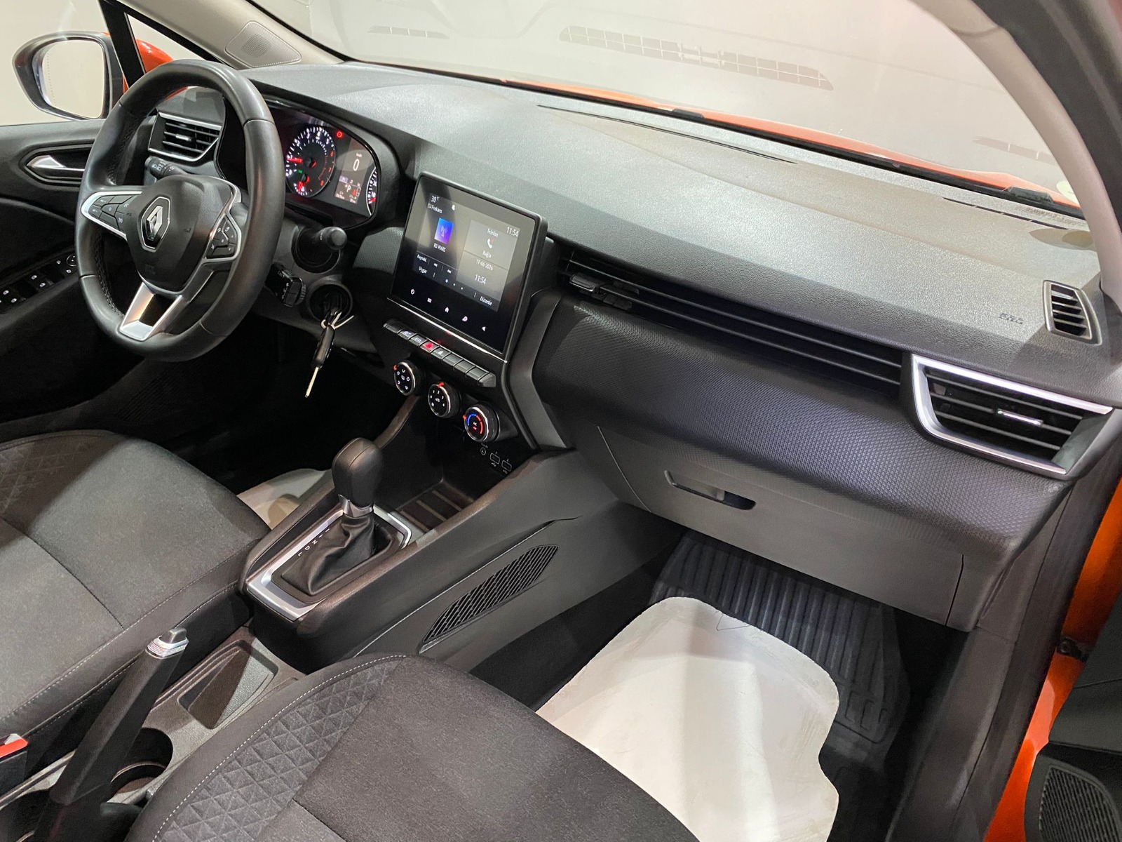 2021 Benzin Otomatik Renault Clio Turuncu Gürel Tasarım Aksesuar Otomotiv San. Tic. Ltd. Şti.