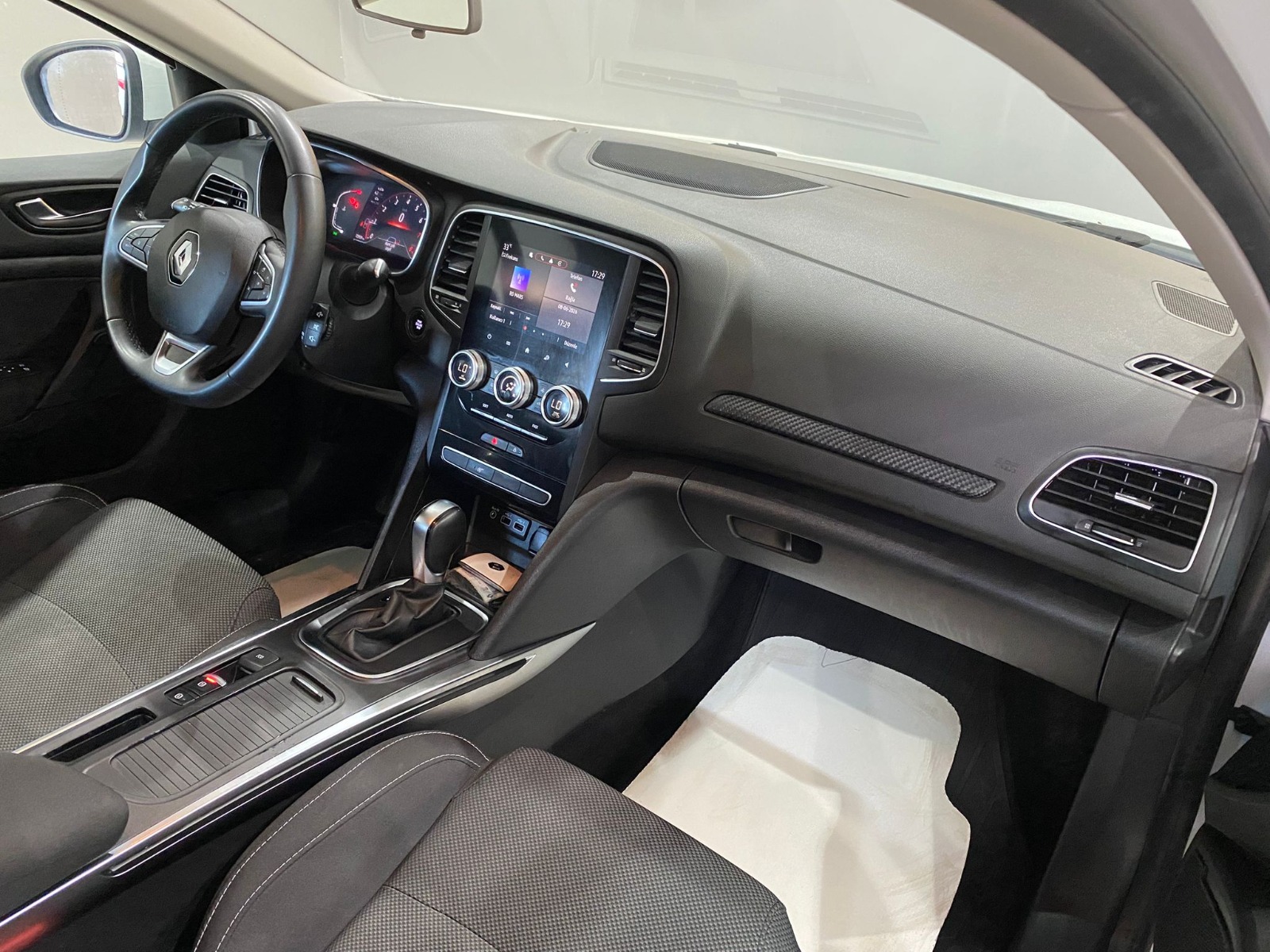 2023 Benzin Otomatik Renault Megane Beyaz Gürel Tasarım Aksesuar Otomotiv San. Tic. Ltd. Şti.