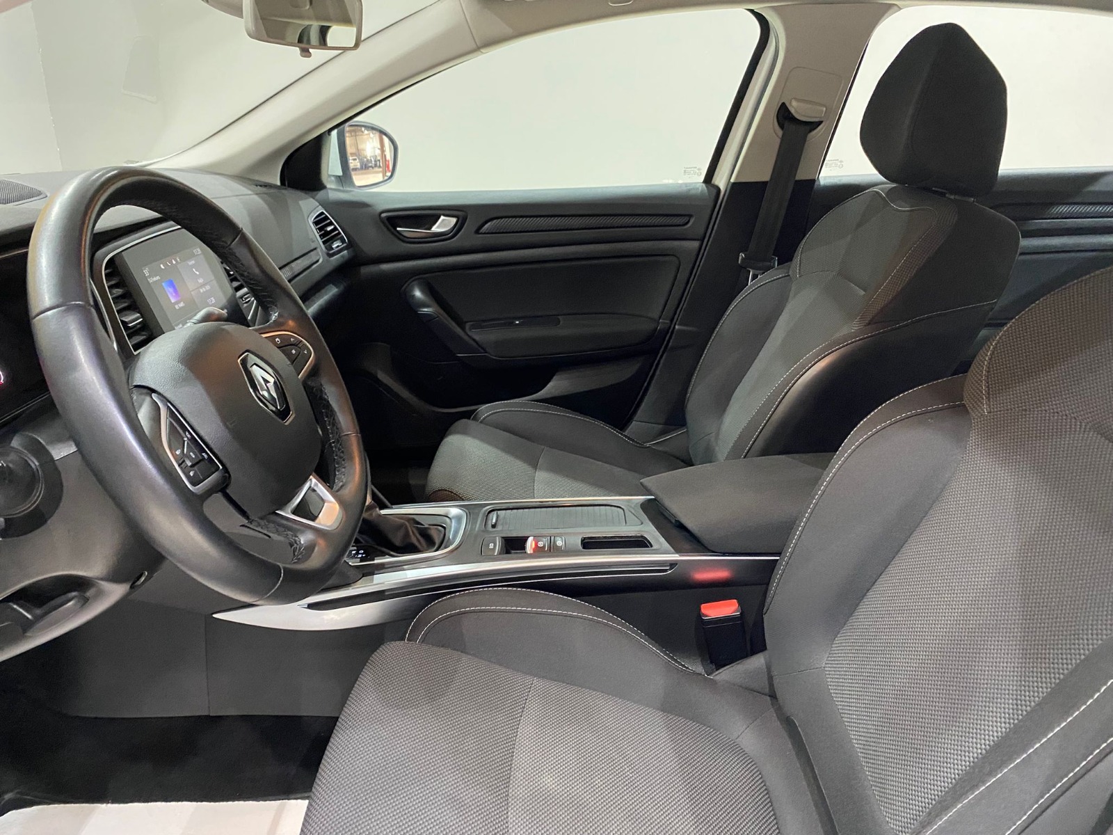2023 Benzin Otomatik Renault Megane Beyaz Gürel Tasarım Aksesuar Otomotiv San. Tic. Ltd. Şti.