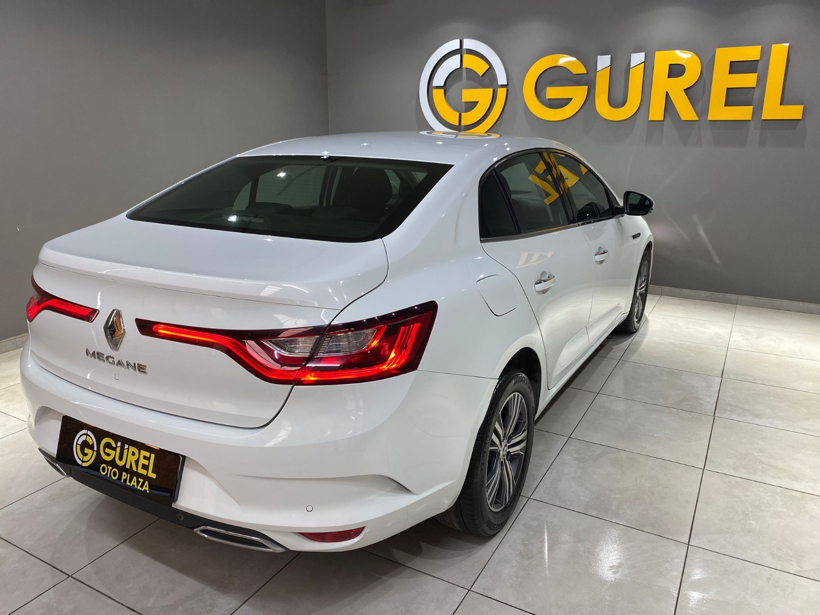 2023 Benzin Otomatik Renault Megane Beyaz Gürel Tasarım Aksesuar Otomotiv San. Tic. Ltd. Şti.