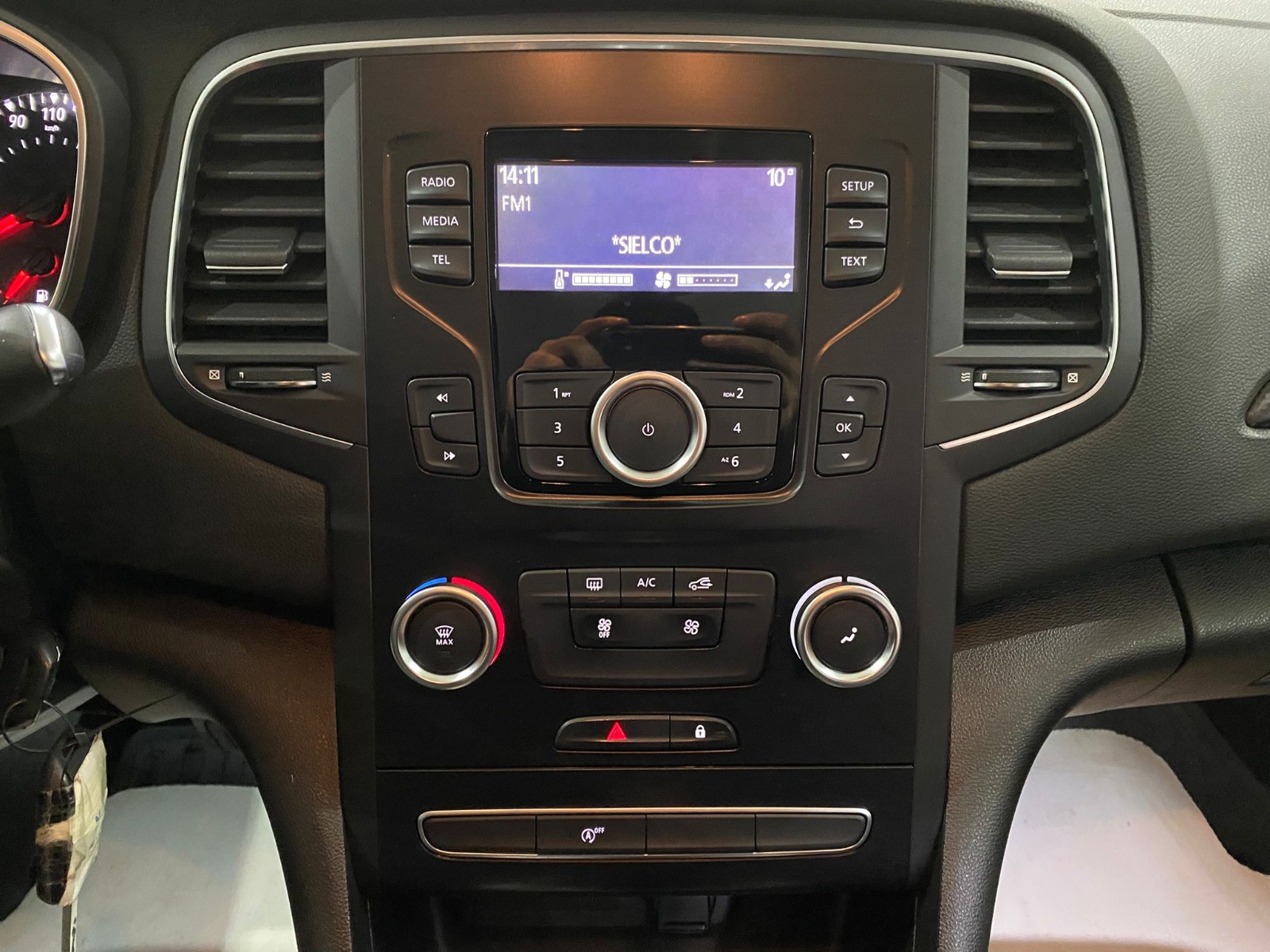 2022 Benzin Otomatik Renault Megane Beyaz Gürel Tasarım Aksesuar Otomotiv San. Tic. Ltd. Şti.