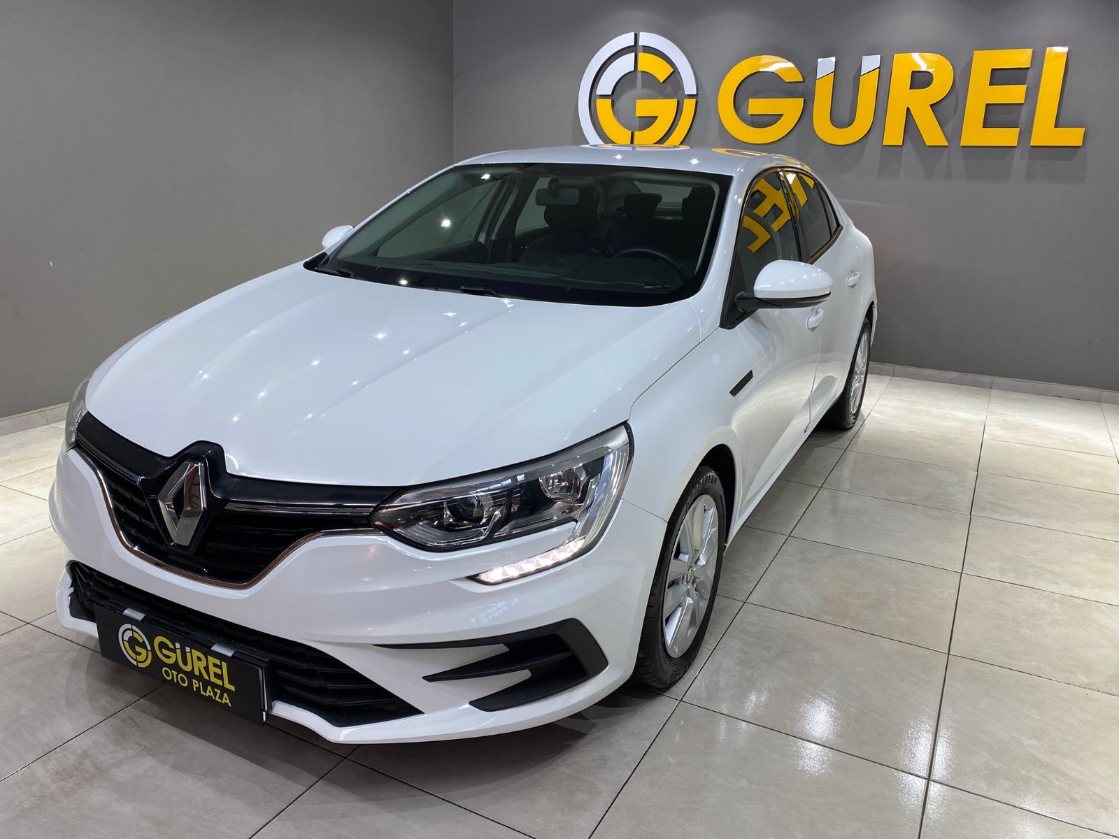 2022 Benzin Otomatik Renault Megane Beyaz Gürel Tasarım Aksesuar Otomotiv San. Tic. Ltd. Şti.