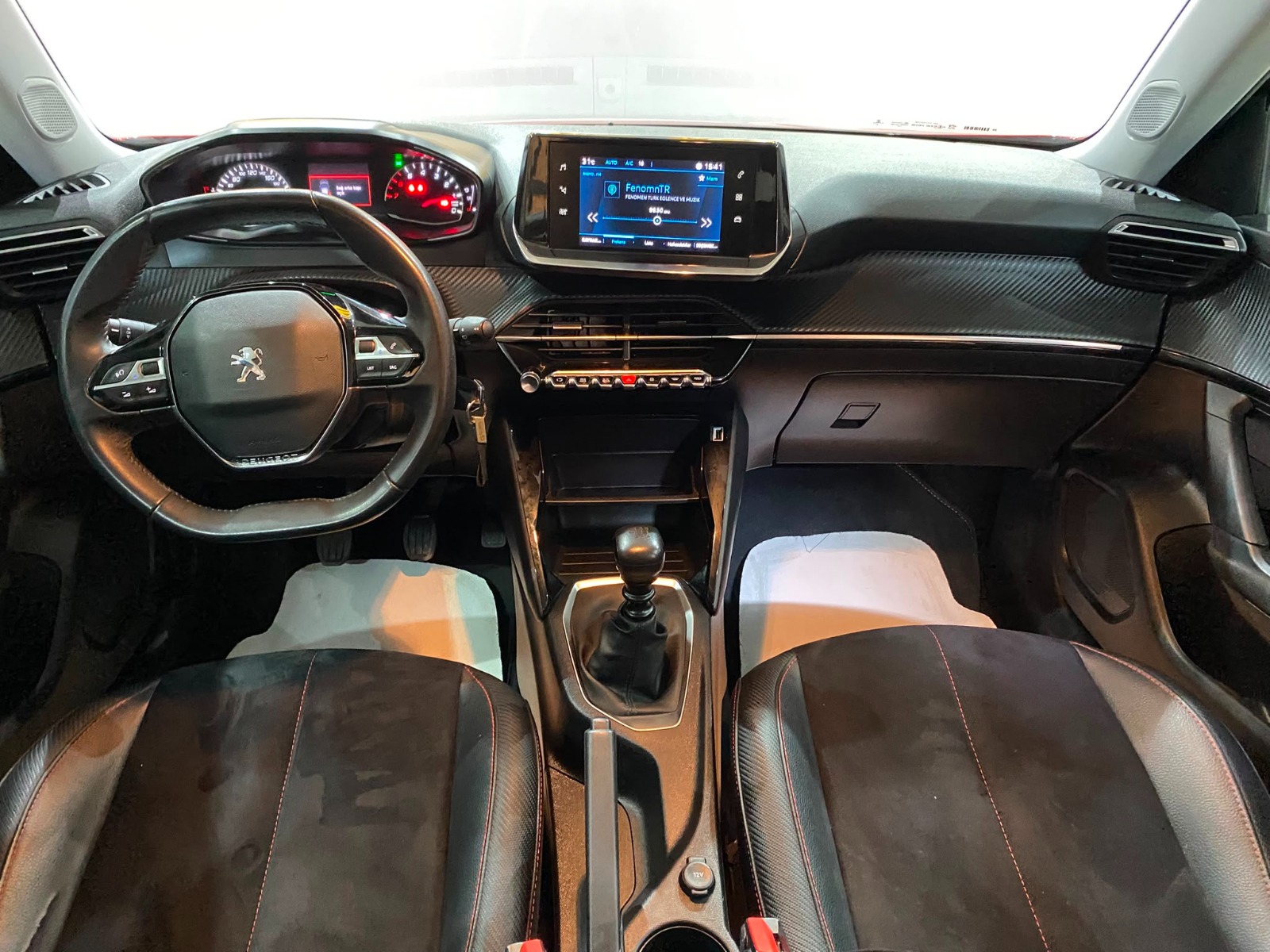 2021 Benzin Manuel Peugeot 2008 Kırmızı Gürel Tasarım Aksesuar Otomotiv San. Tic. Ltd. Şti.