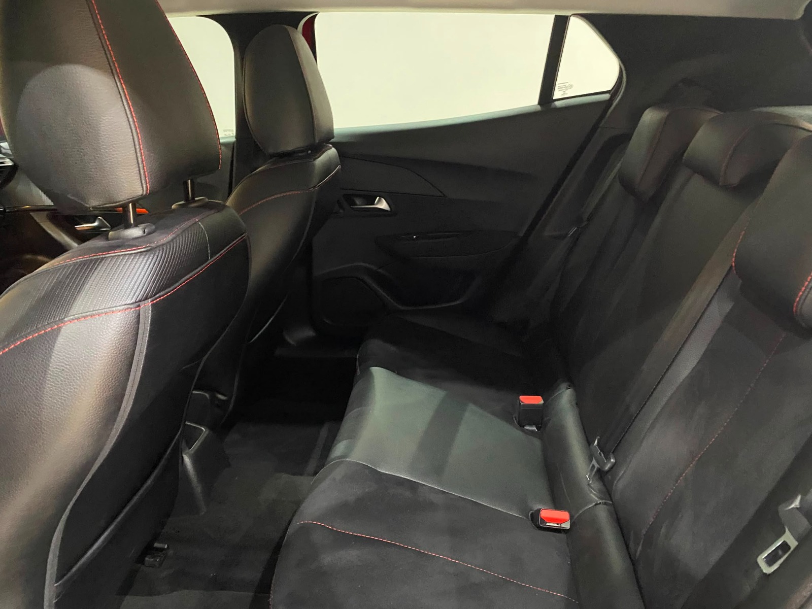 2021 Benzin Manuel Peugeot 2008 Kırmızı Gürel Tasarım Aksesuar Otomotiv San. Tic. Ltd. Şti.