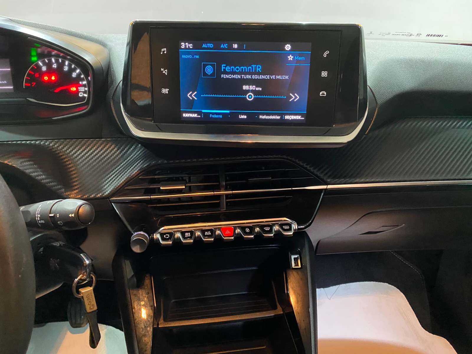 2021 Benzin Manuel Peugeot 2008 Kırmızı Gürel Tasarım Aksesuar Otomotiv San. Tic. Ltd. Şti.