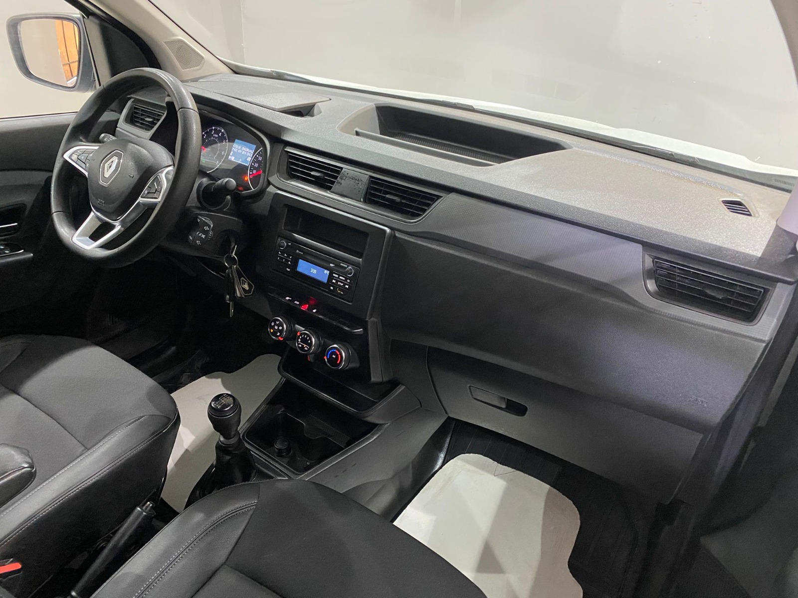 2023 Dizel Manuel Renault Express Van Beyaz Gürel Tasarım Aksesuar Otomotiv San. Tic. Ltd. Şti.