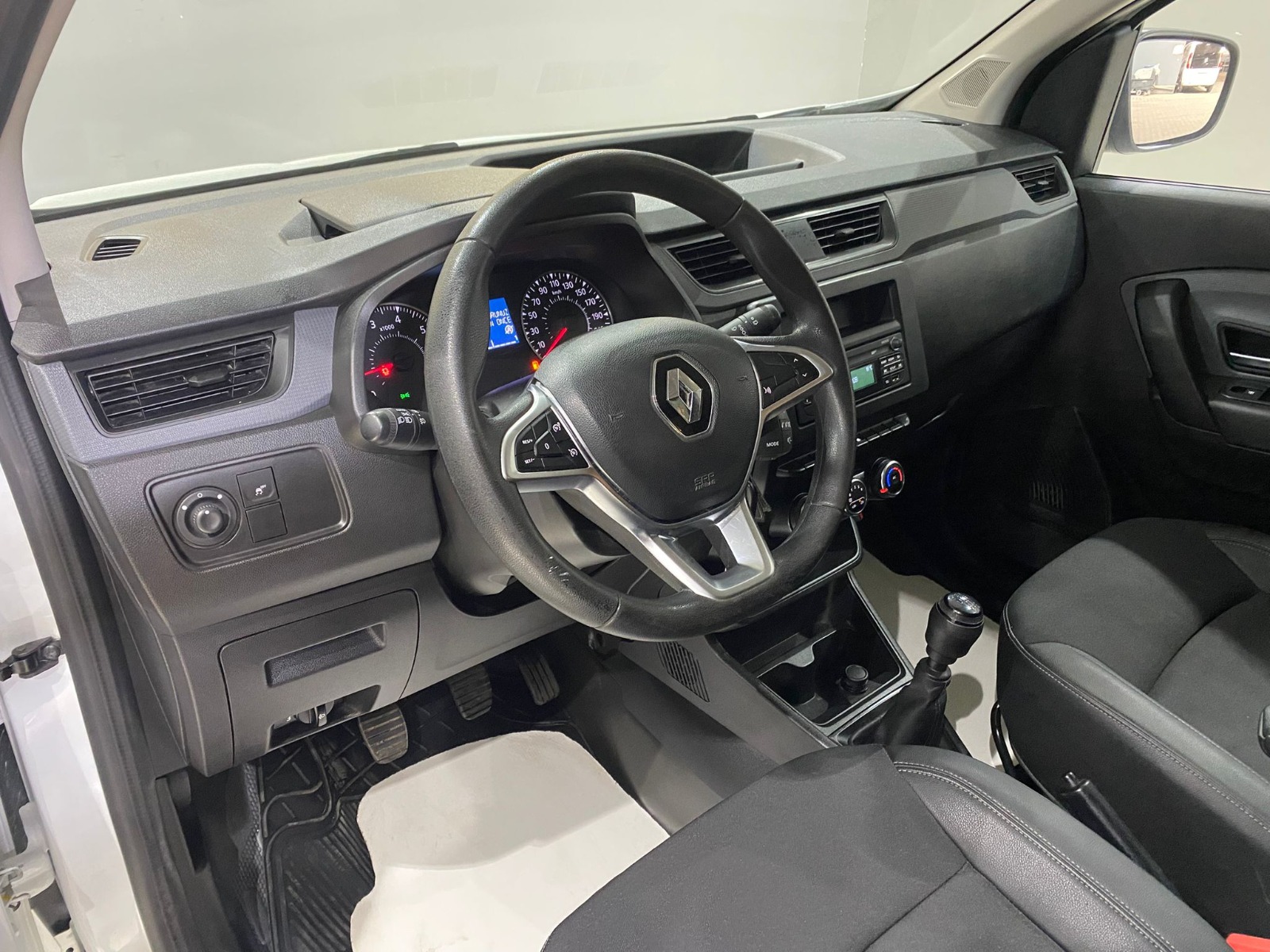 2023 Dizel Manuel Renault Express Van Beyaz Gürel Tasarım Aksesuar Otomotiv San. Tic. Ltd. Şti.