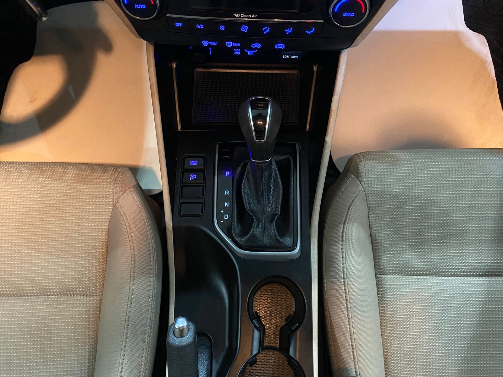 2016 Benzin Otomatik Hyundai Tucson Gri Gürel Tasarım Aksesuar Otomotiv San. Tic. Ltd. Şti.