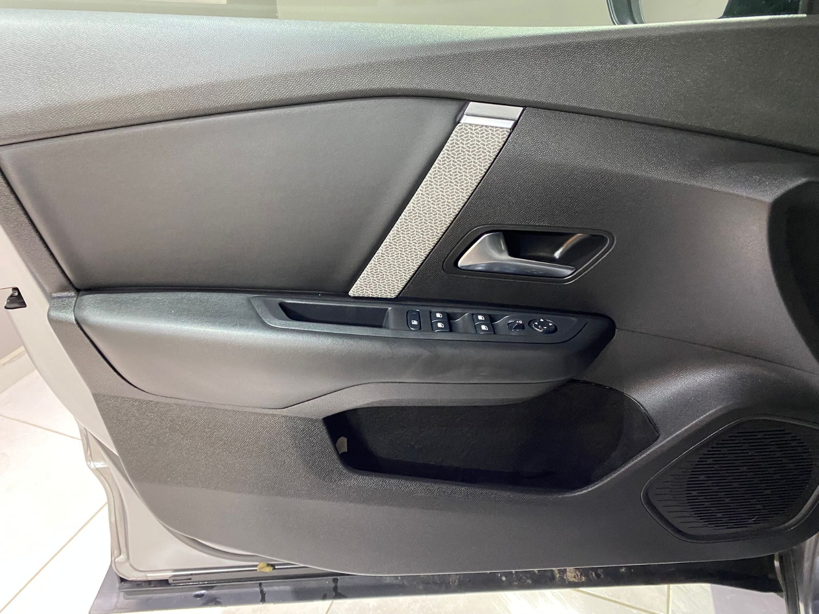 2021 Benzin Otomatik Citroen C4 Gri Gürel Tasarım Aksesuar Otomotiv San. Tic. Ltd. Şti.