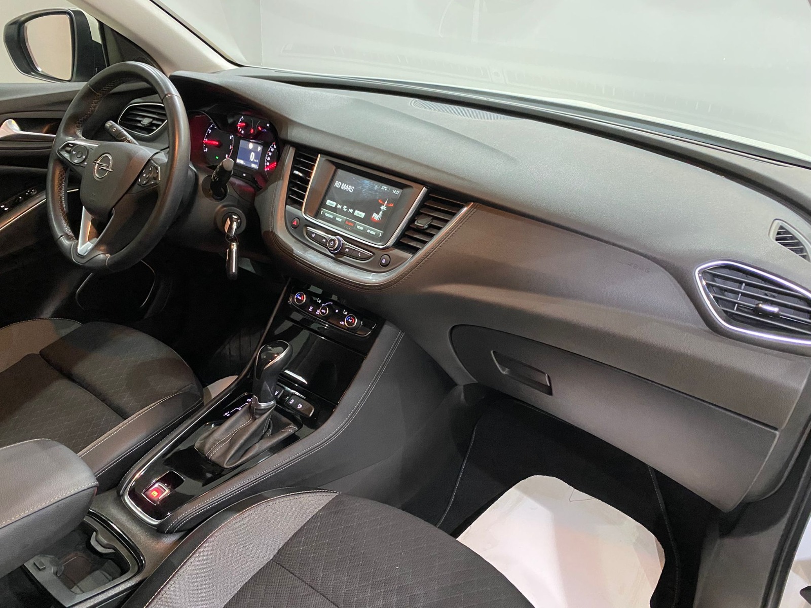 2020 Dizel Otomatik Opel Grandland X Beyaz Gürel Tasarım Aksesuar Otomotiv San. Tic. Ltd. Şti.