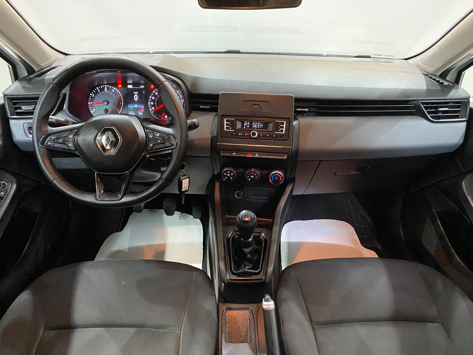 2022 Benzin Manuel Renault Clio Beyaz Gürel Tasarım Aksesuar Otomotiv San. Tic. Ltd. Şti.