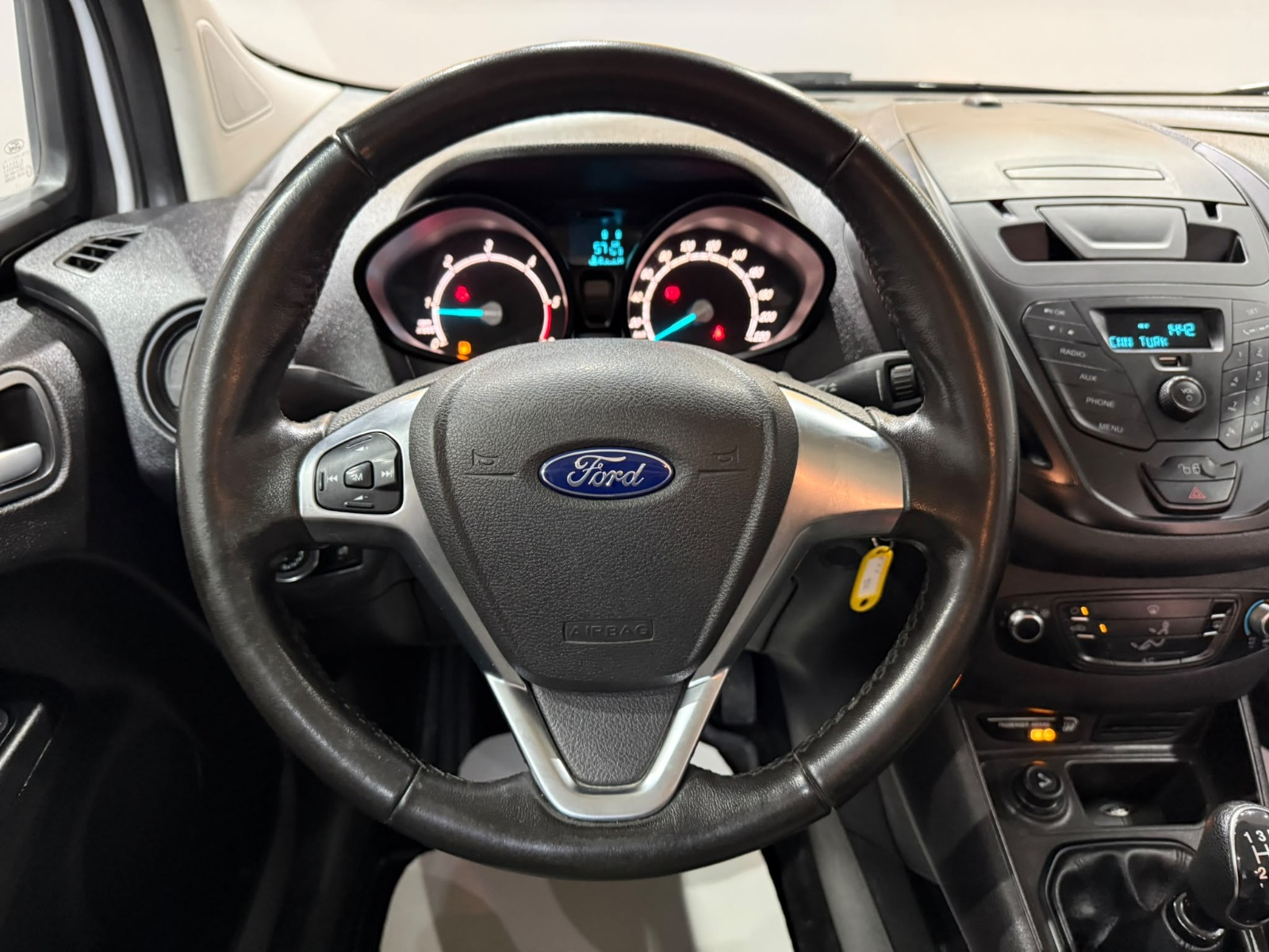 2021 Dizel Manuel Ford Tourneo Courier Beyaz Gürel Tasarım Aksesuar Otomotiv San. Tic. Ltd. Şti.