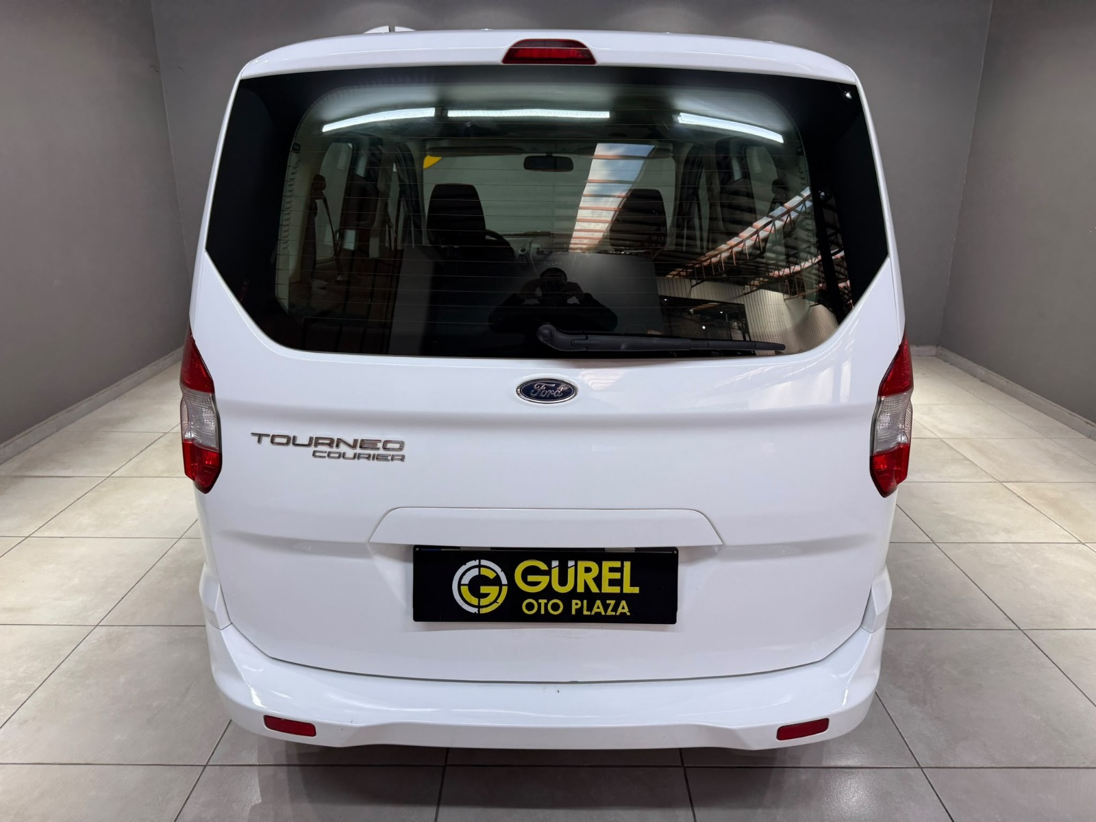 2021 Dizel Manuel Ford Tourneo Courier Beyaz Gürel Tasarım Aksesuar Otomotiv San. Tic. Ltd. Şti.