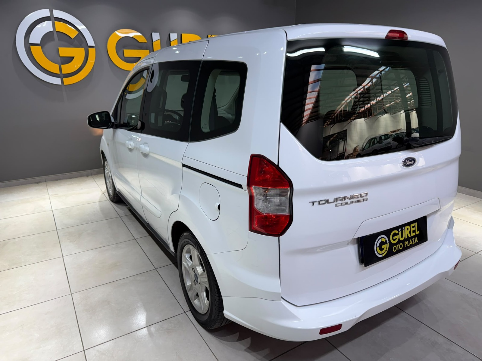 2021 Dizel Manuel Ford Tourneo Courier Beyaz Gürel Tasarım Aksesuar Otomotiv San. Tic. Ltd. Şti.