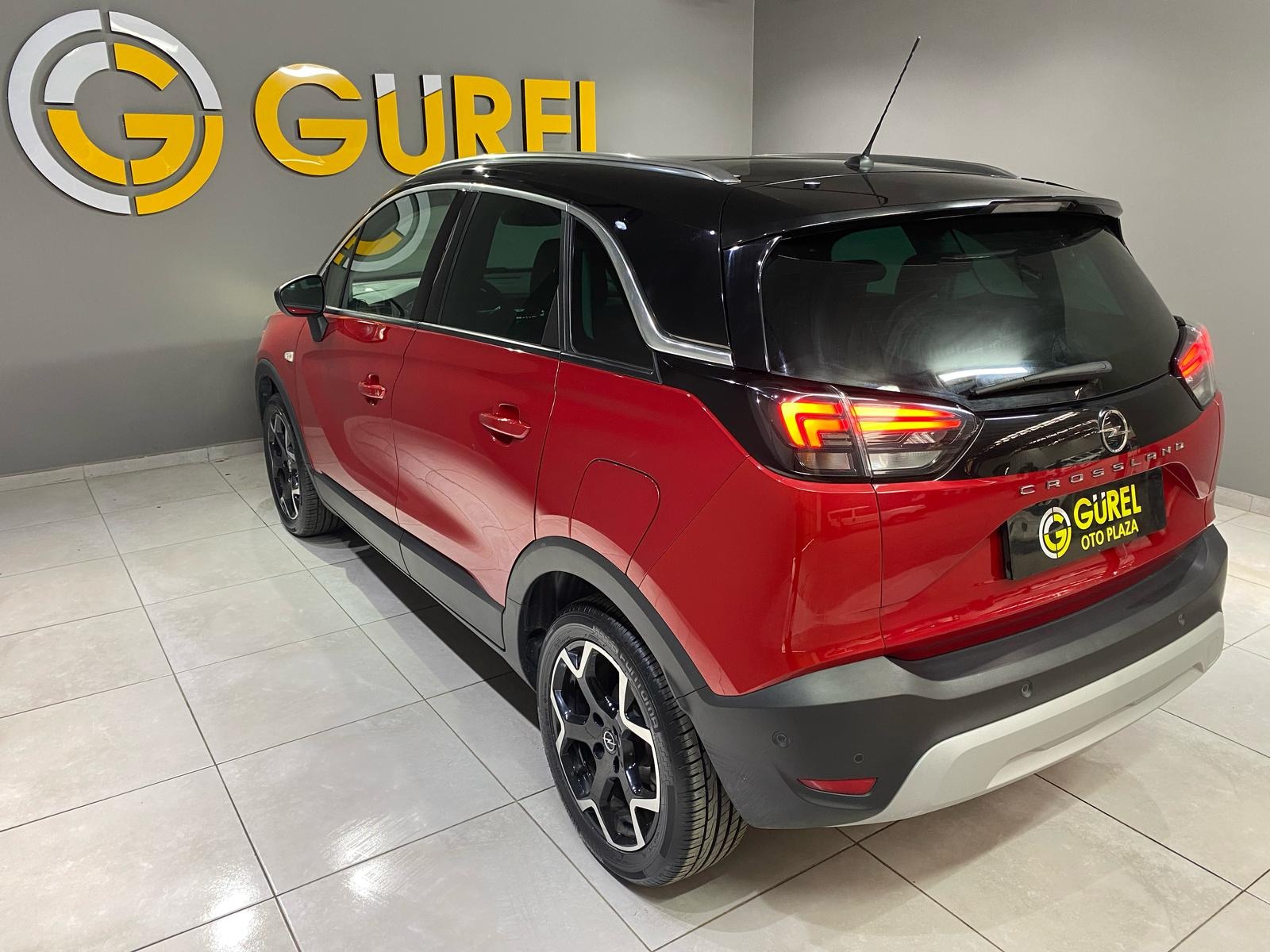 2022 Benzin Otomatik Opel Crossland Kırmızı Gürel Tasarım Aksesuar Otomotiv San. Tic. Ltd. Şti.