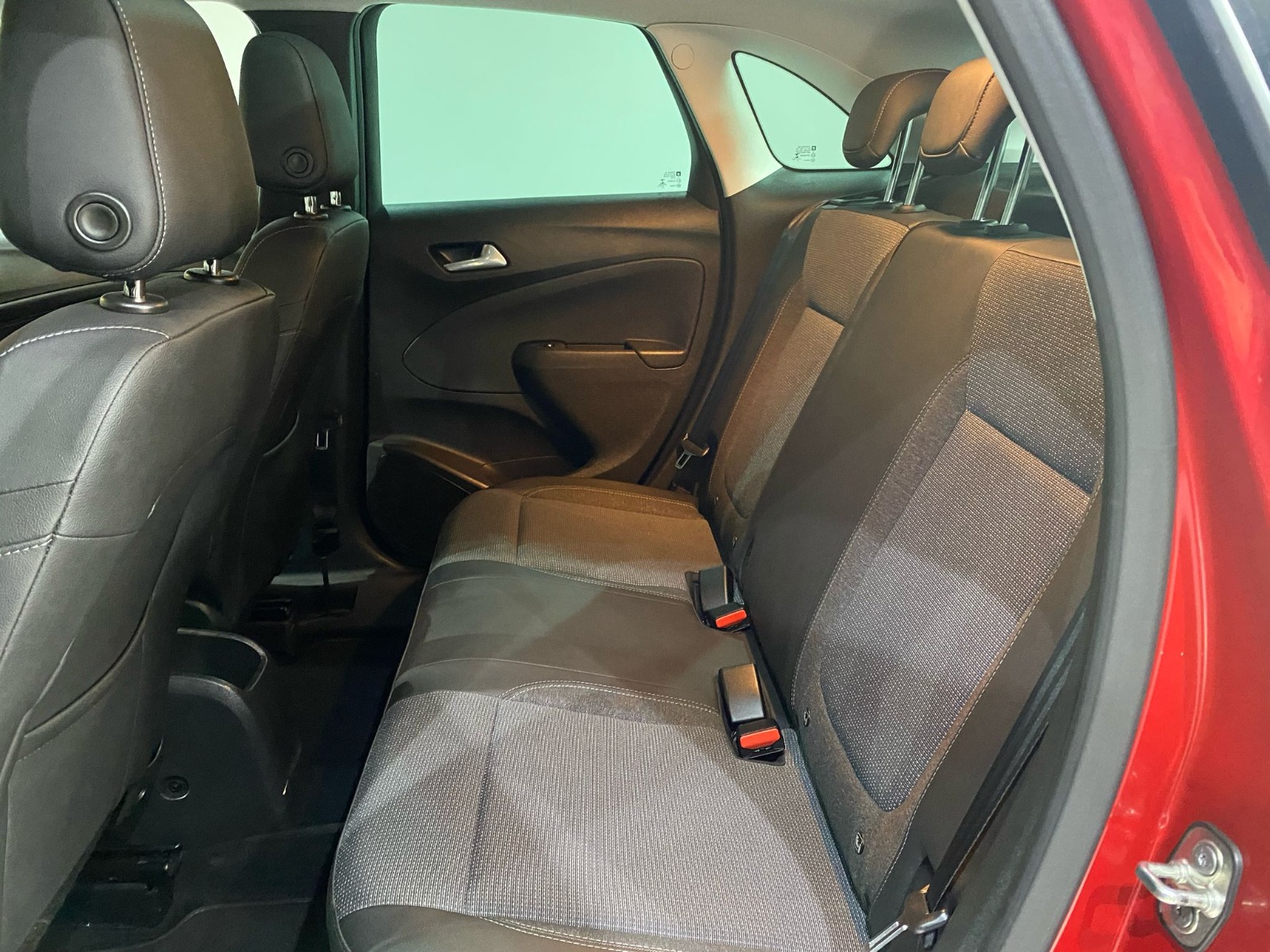 2022 Benzin Otomatik Opel Crossland Kırmızı Gürel Tasarım Aksesuar Otomotiv San. Tic. Ltd. Şti.