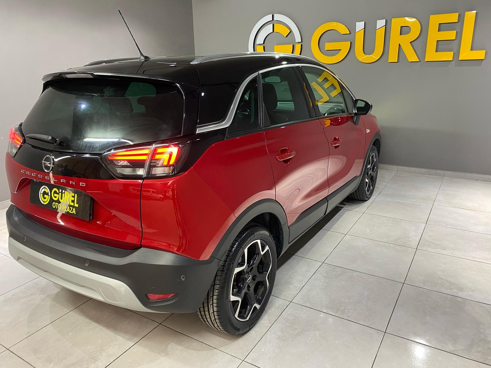 2022 Benzin Otomatik Opel Crossland Kırmızı Gürel Tasarım Aksesuar Otomotiv San. Tic. Ltd. Şti.