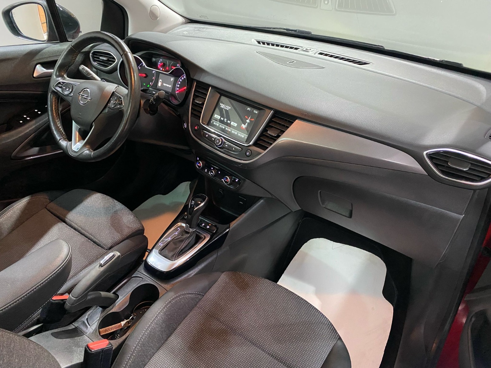 2022 Benzin Otomatik Opel Crossland Kırmızı Gürel Tasarım Aksesuar Otomotiv San. Tic. Ltd. Şti.