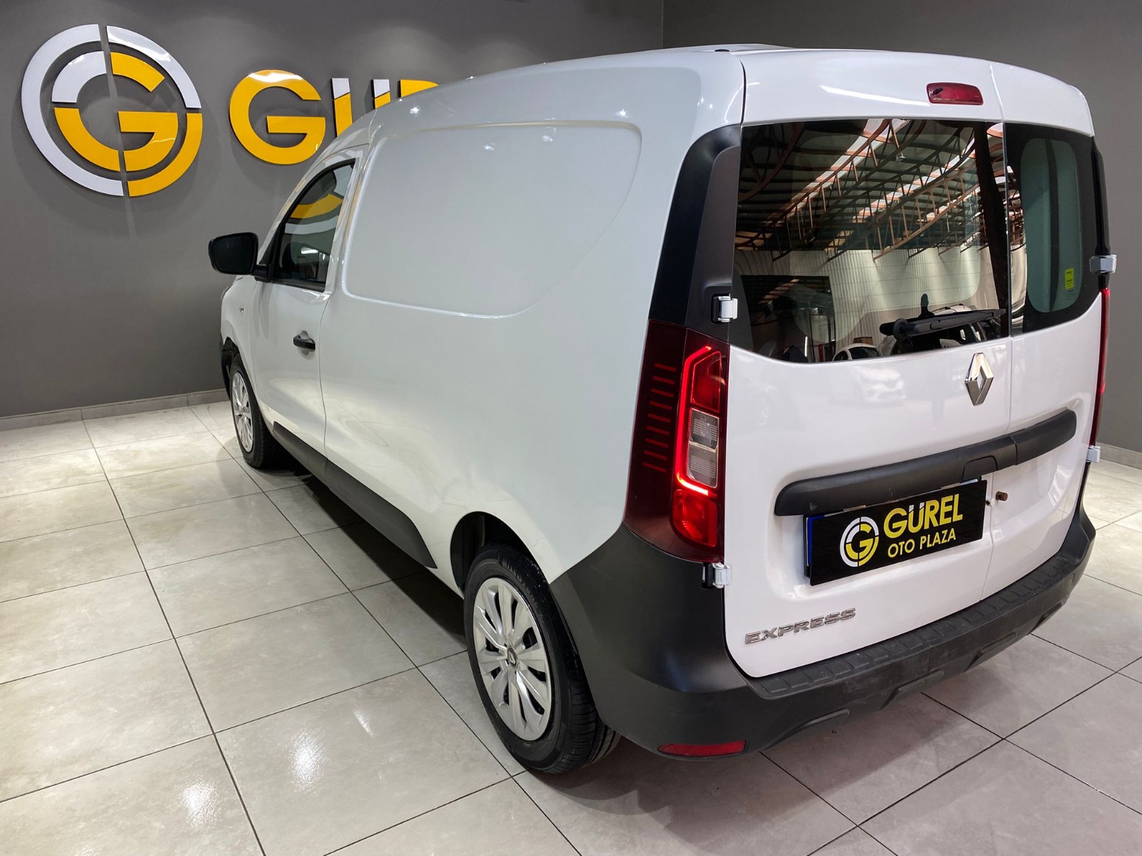 2023 Dizel Manuel Renault Express Van Beyaz Gürel Tasarım Aksesuar Otomotiv San. Tic. Ltd. Şti.