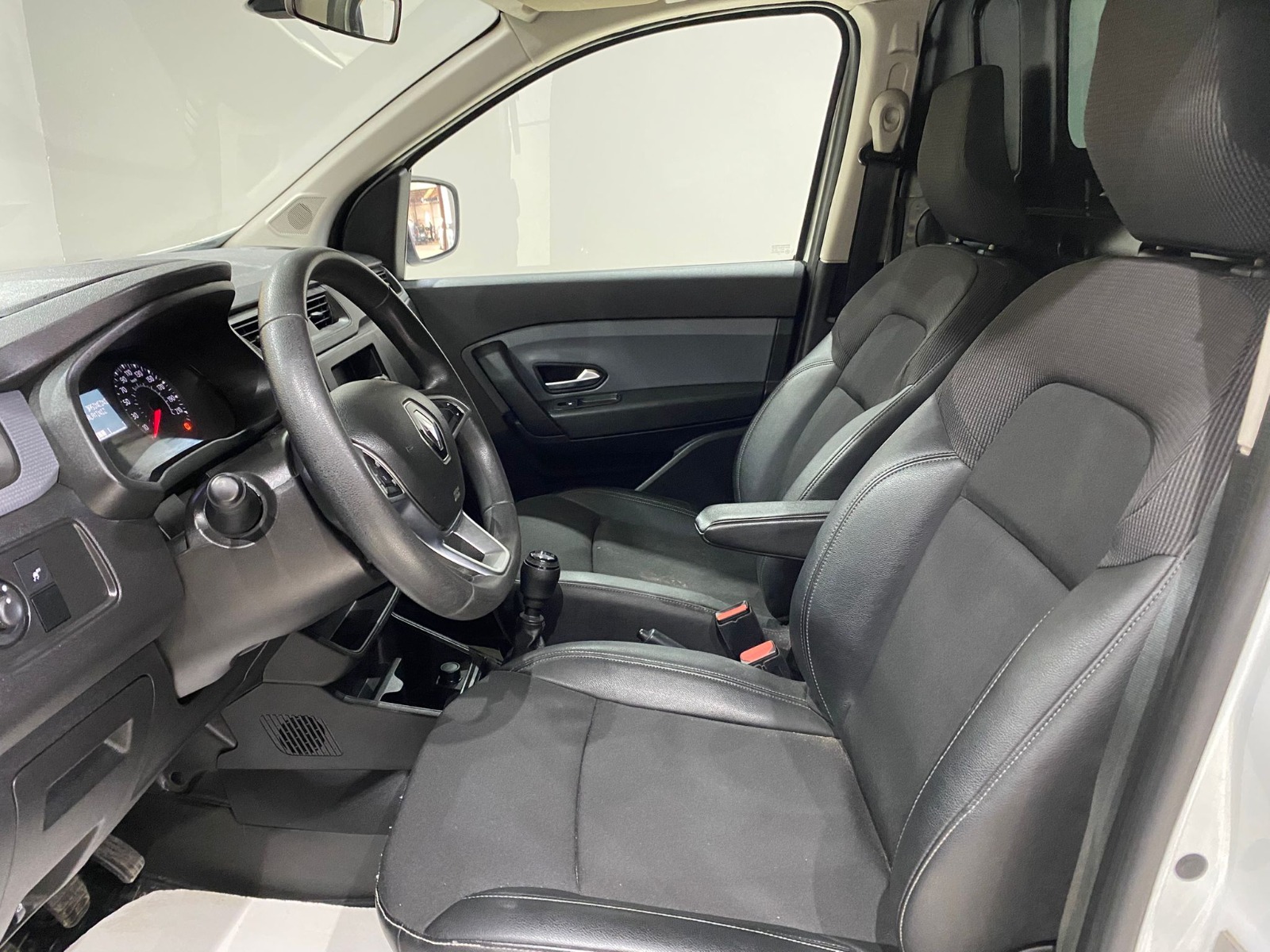 2023 Dizel Manuel Renault Express Van Beyaz Gürel Tasarım Aksesuar Otomotiv San. Tic. Ltd. Şti.