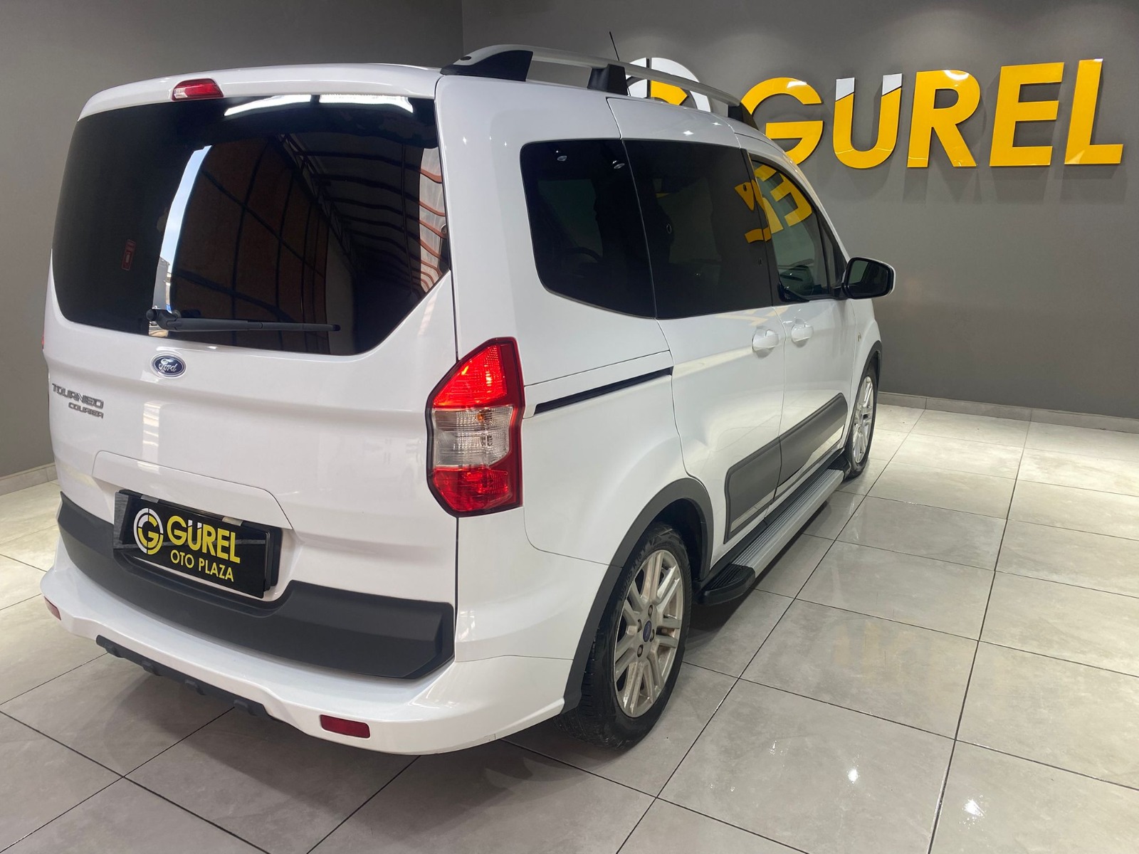 2023 Benzin Manuel Ford Tourneo Courier Beyaz Gürel Tasarım Aksesuar Otomotiv San. Tic. Ltd. Şti.
